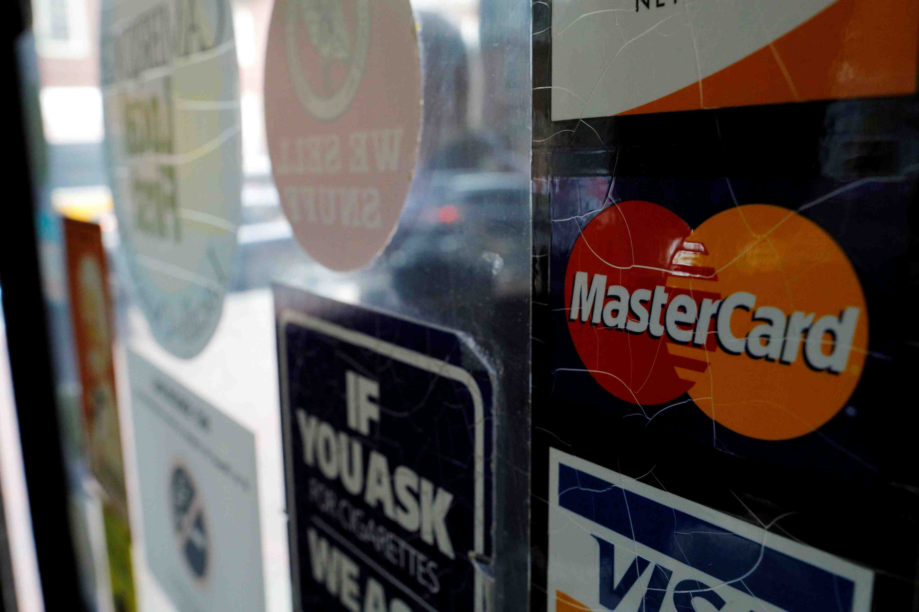 Mastercard: benefice meilleur que prevu malgre la reduction des depenses des clients