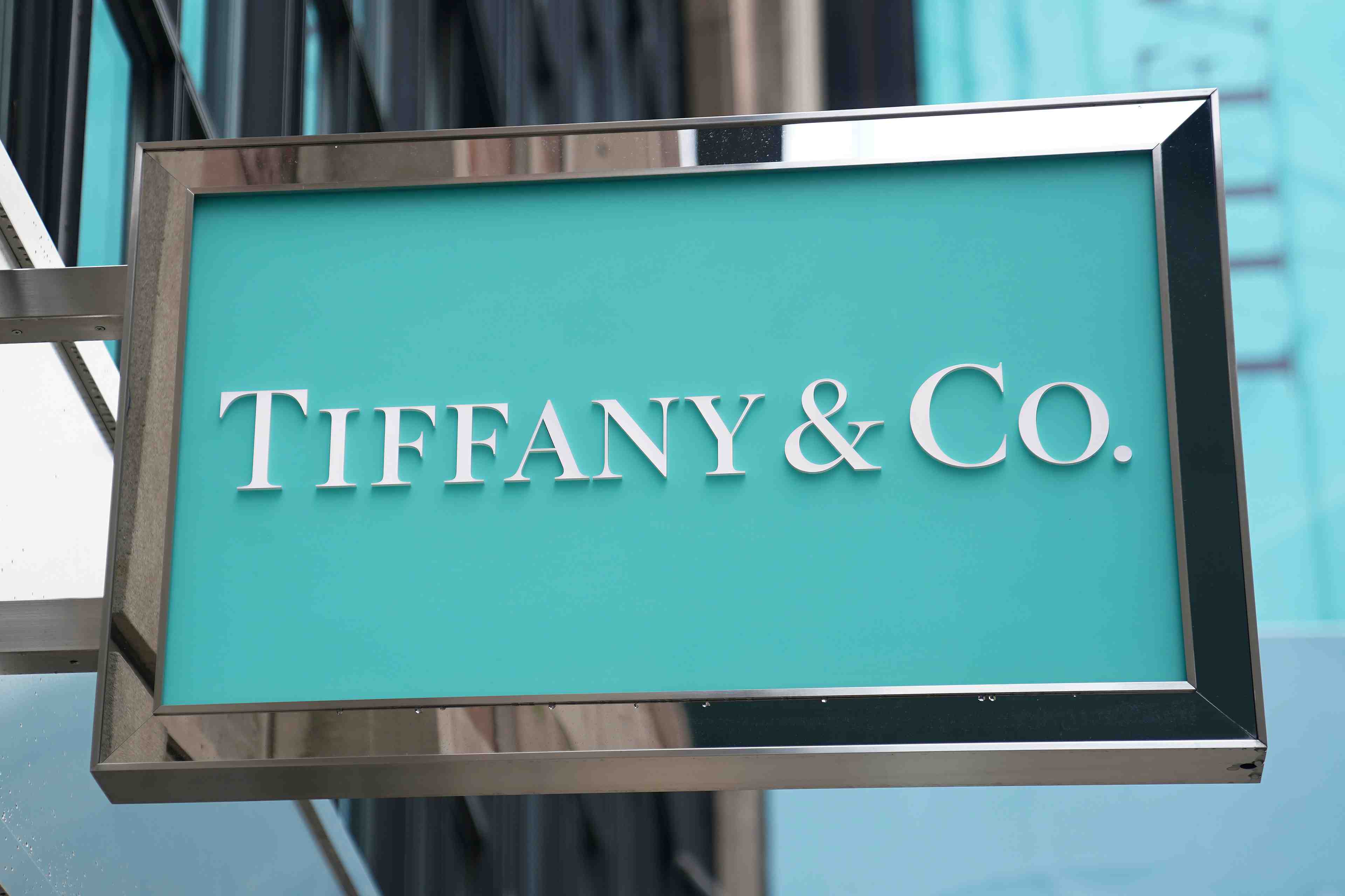 Tiffany: le projet avec lvmh valide par les autorites japonaises et mexicaines de la concurrence