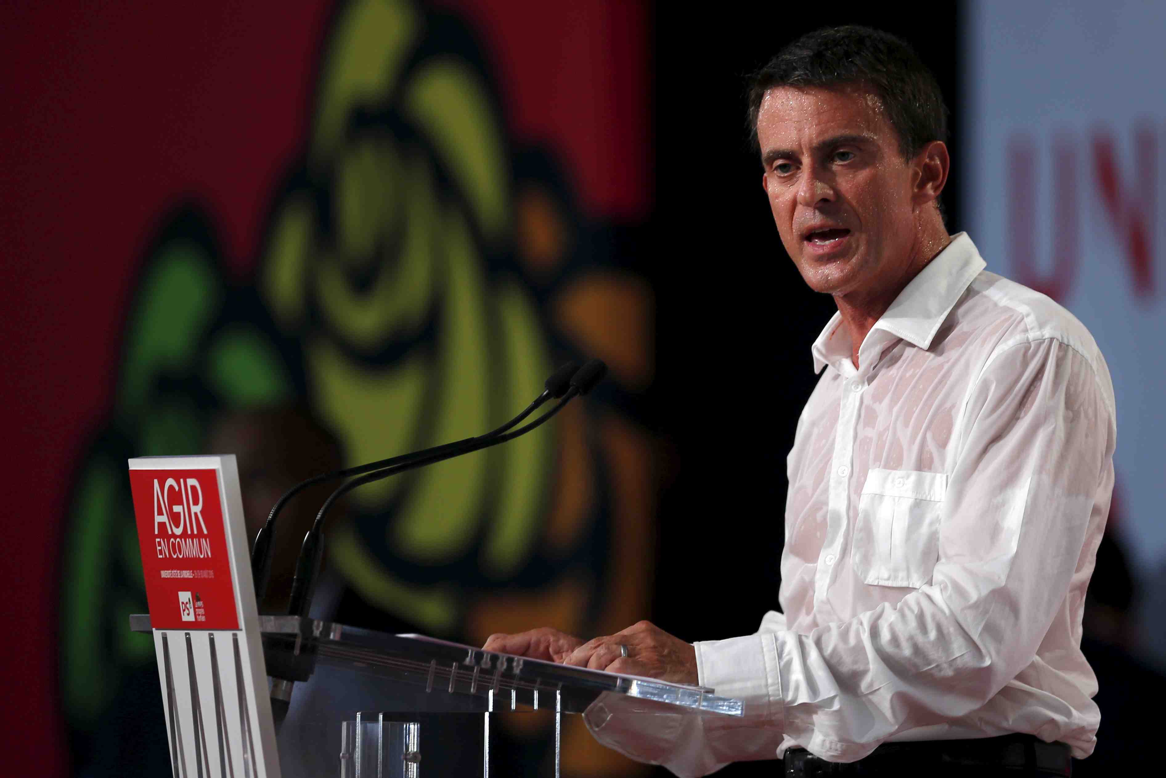 Manuel valls soutient le referendum de gauche de cambadelis
