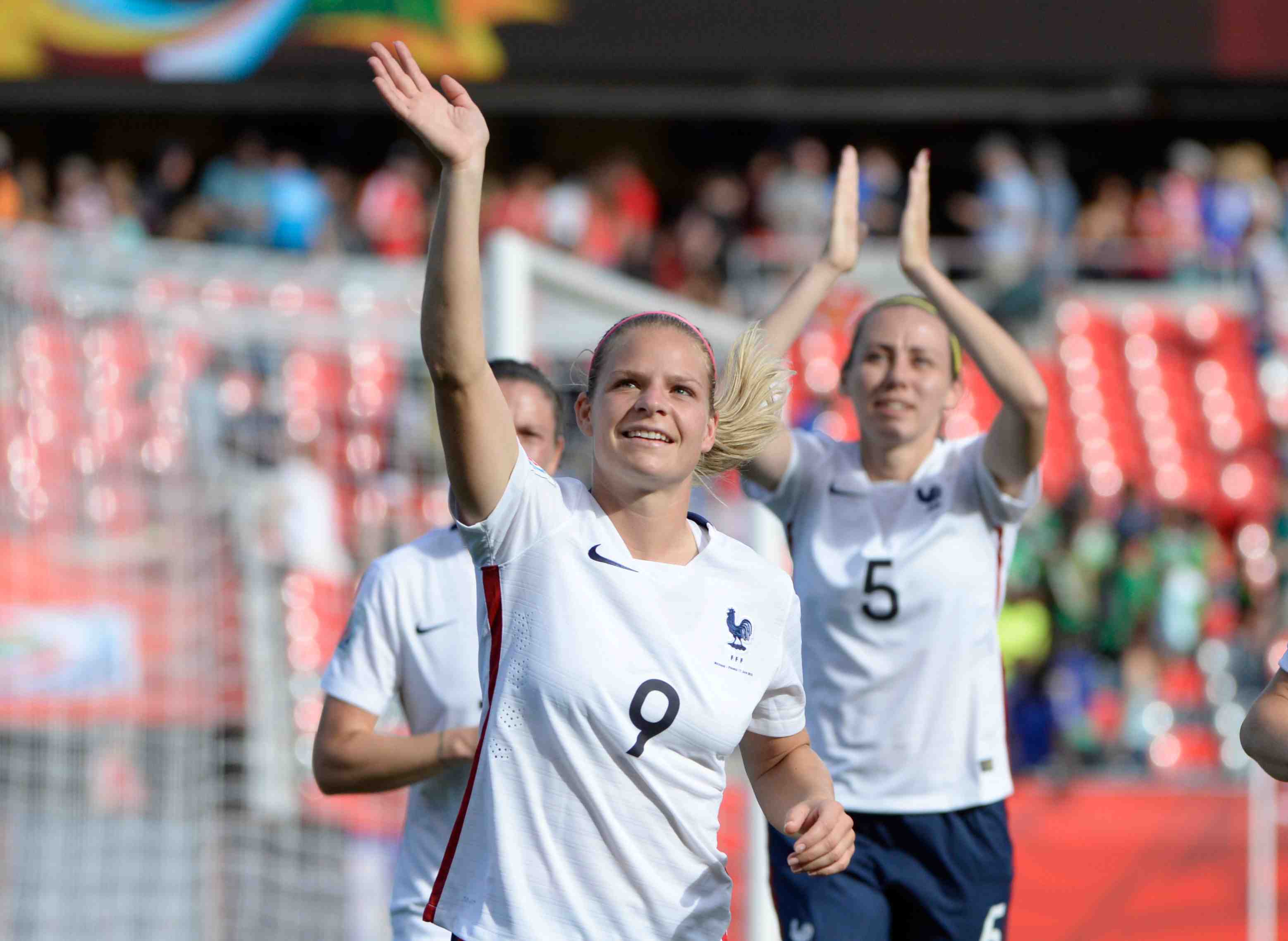 Les bleues en demonstration en albanie