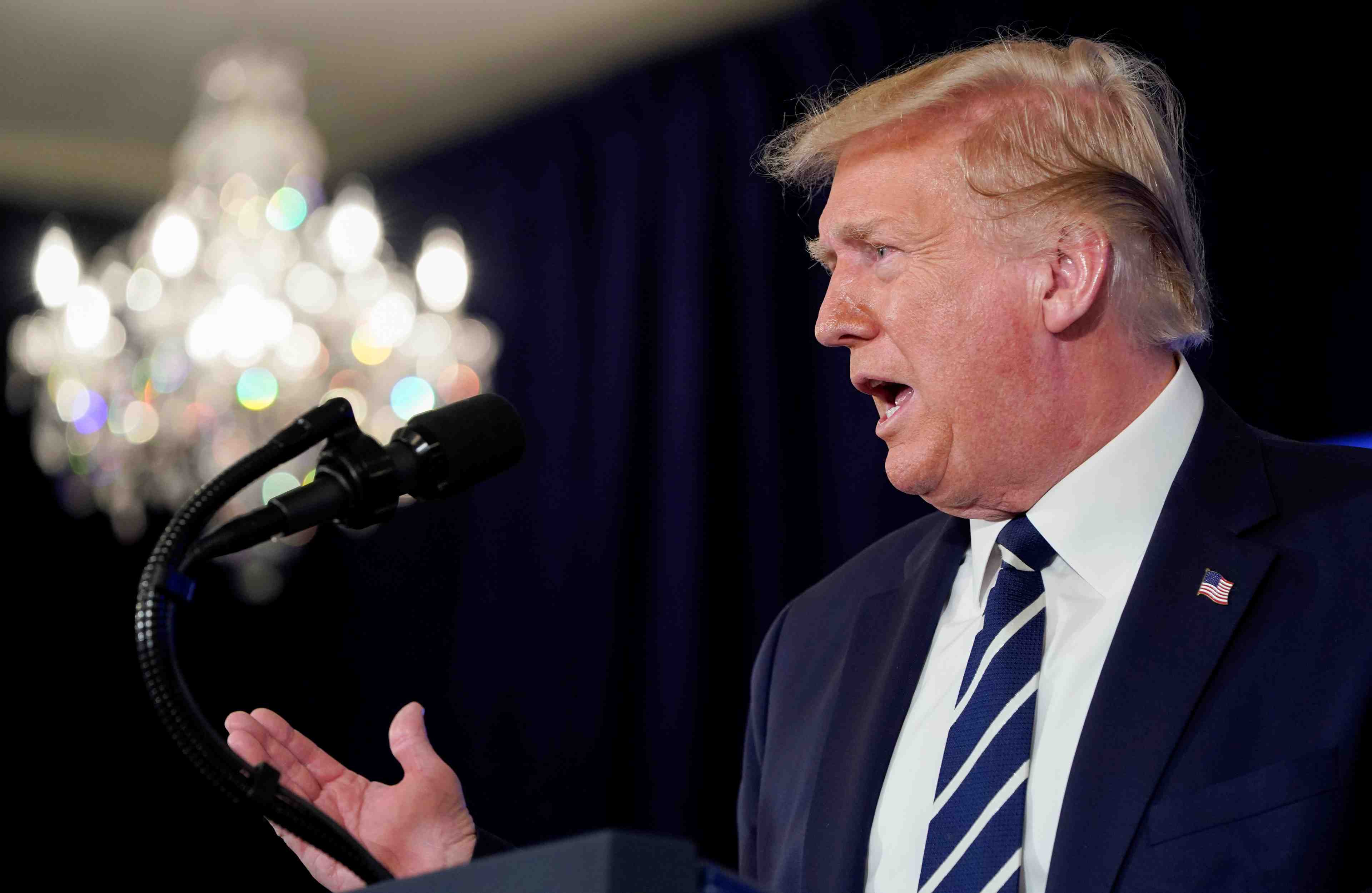 Usa: trump dit qu'il suspendra les charges sociales faute d'accord sur la relance