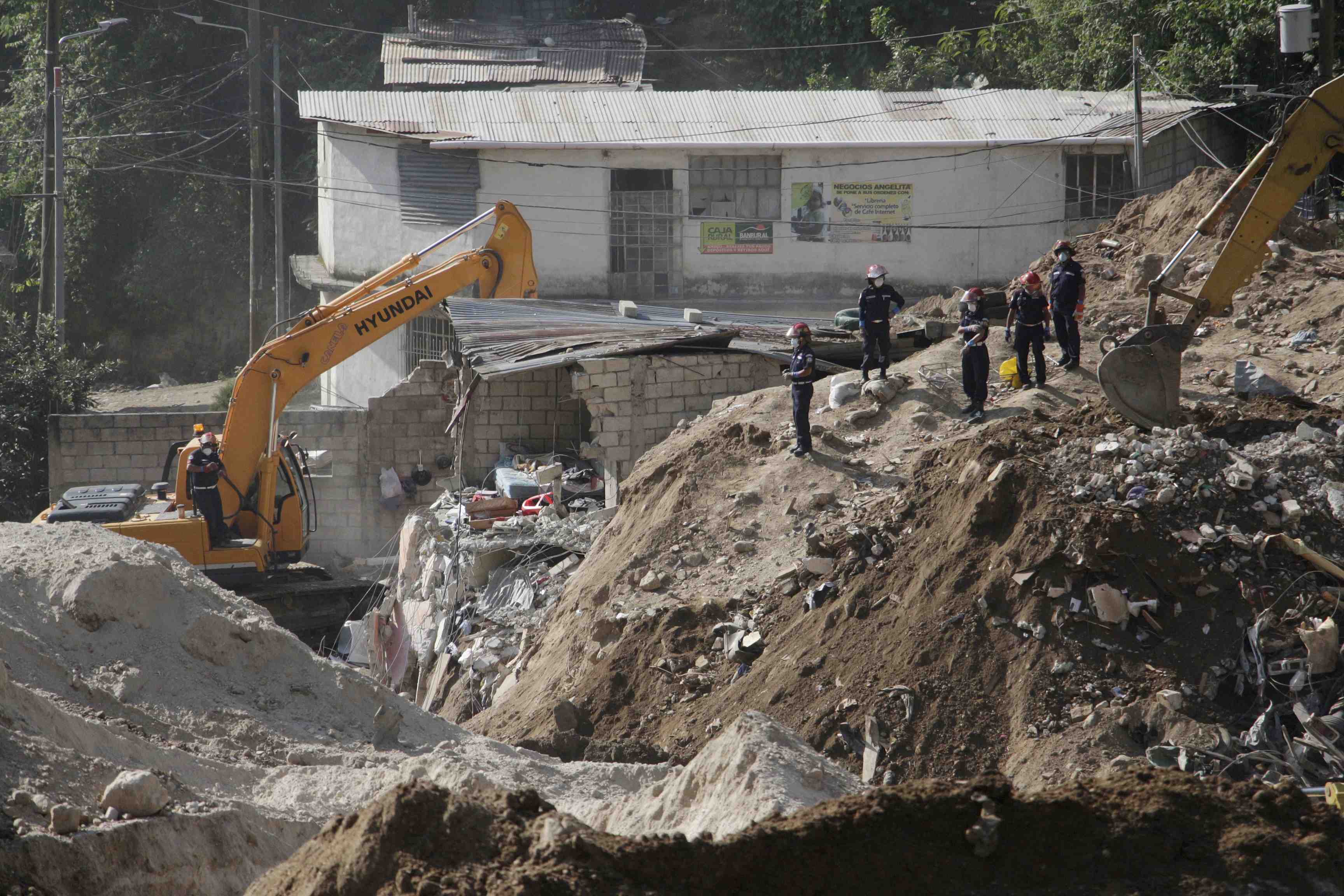 Le glissement de terrain au guatemala a fait 570 morts et disparus