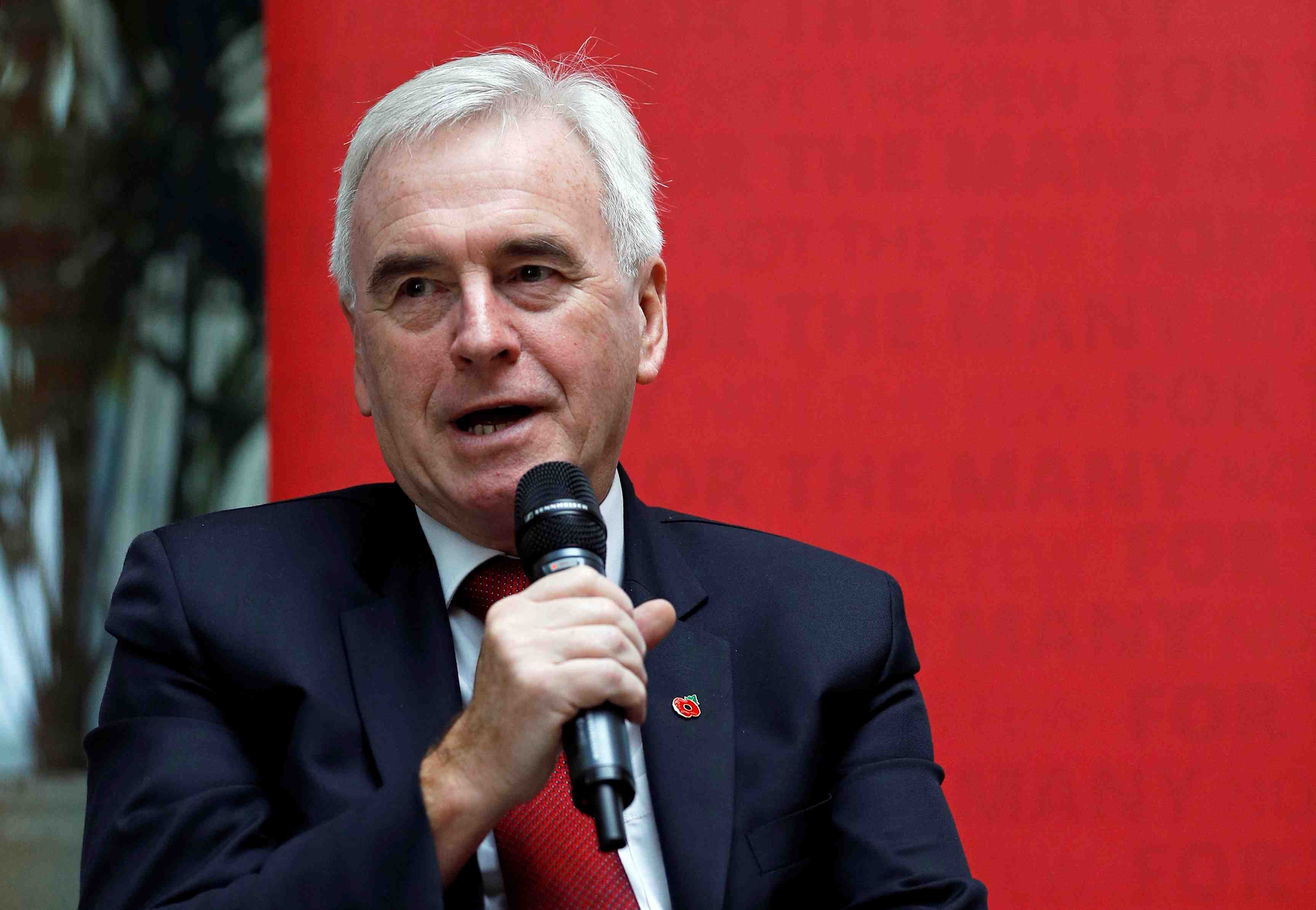 Le labour promet 400 milliards de livres pour "reparer le royaume-uni"