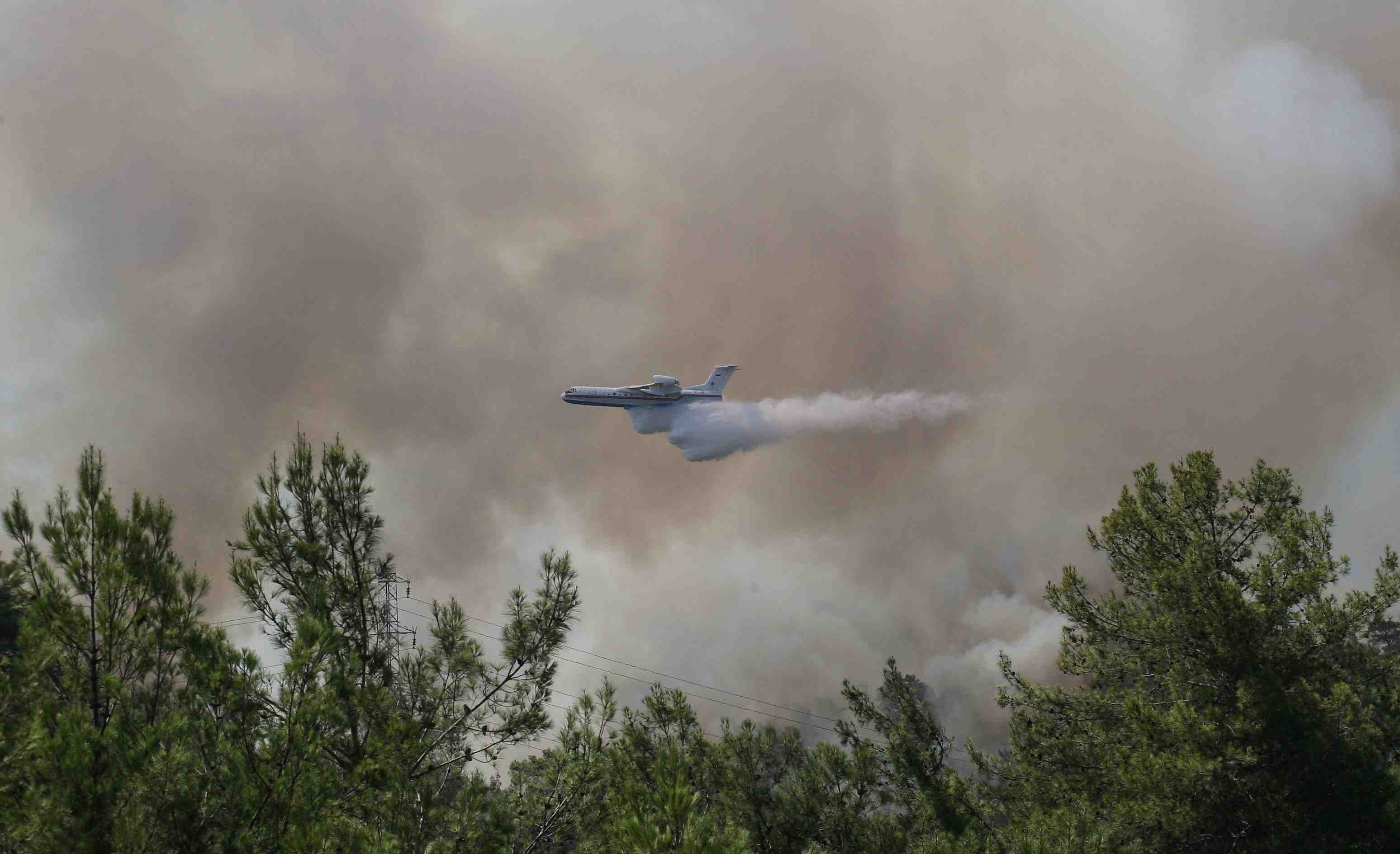 Turquie: un avion bombardier d'eau s'ecrase, 8 morts, selon interfax