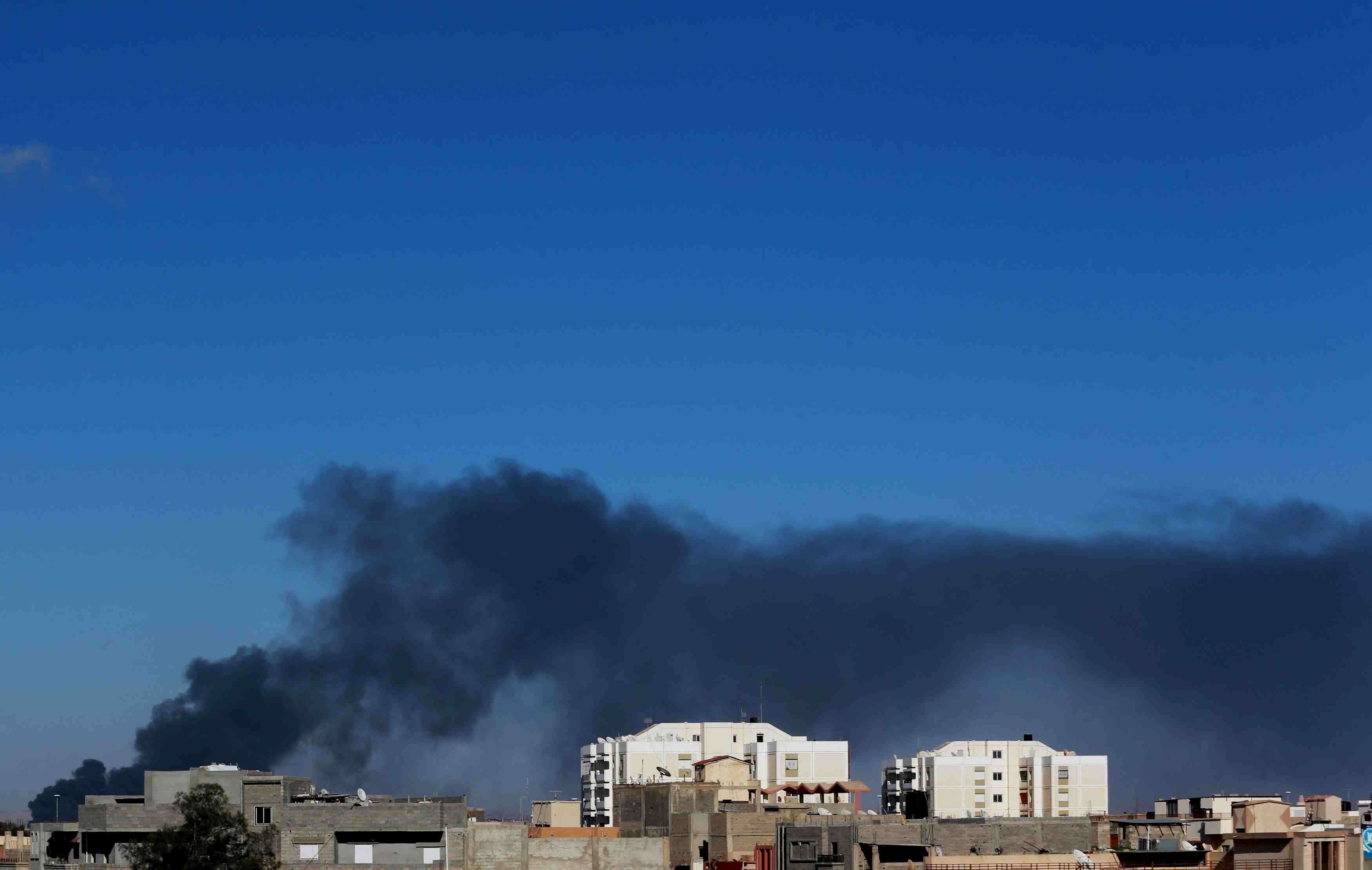 Violents combats a benghazi entre l'armee libyenne et les islamistes
