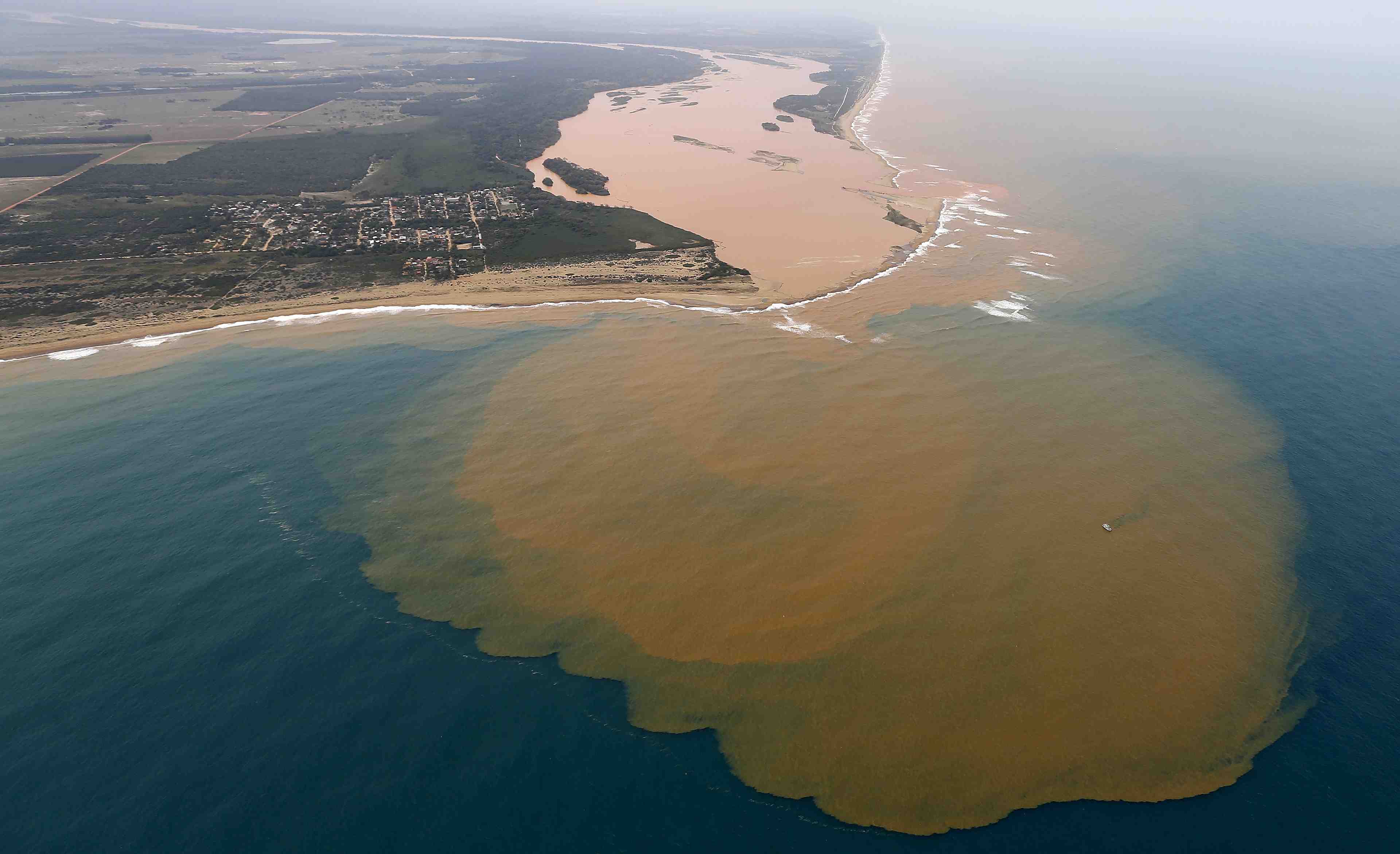 Le bresil va poursuivre vale et bhp billiton apres la rupture d'un barrage