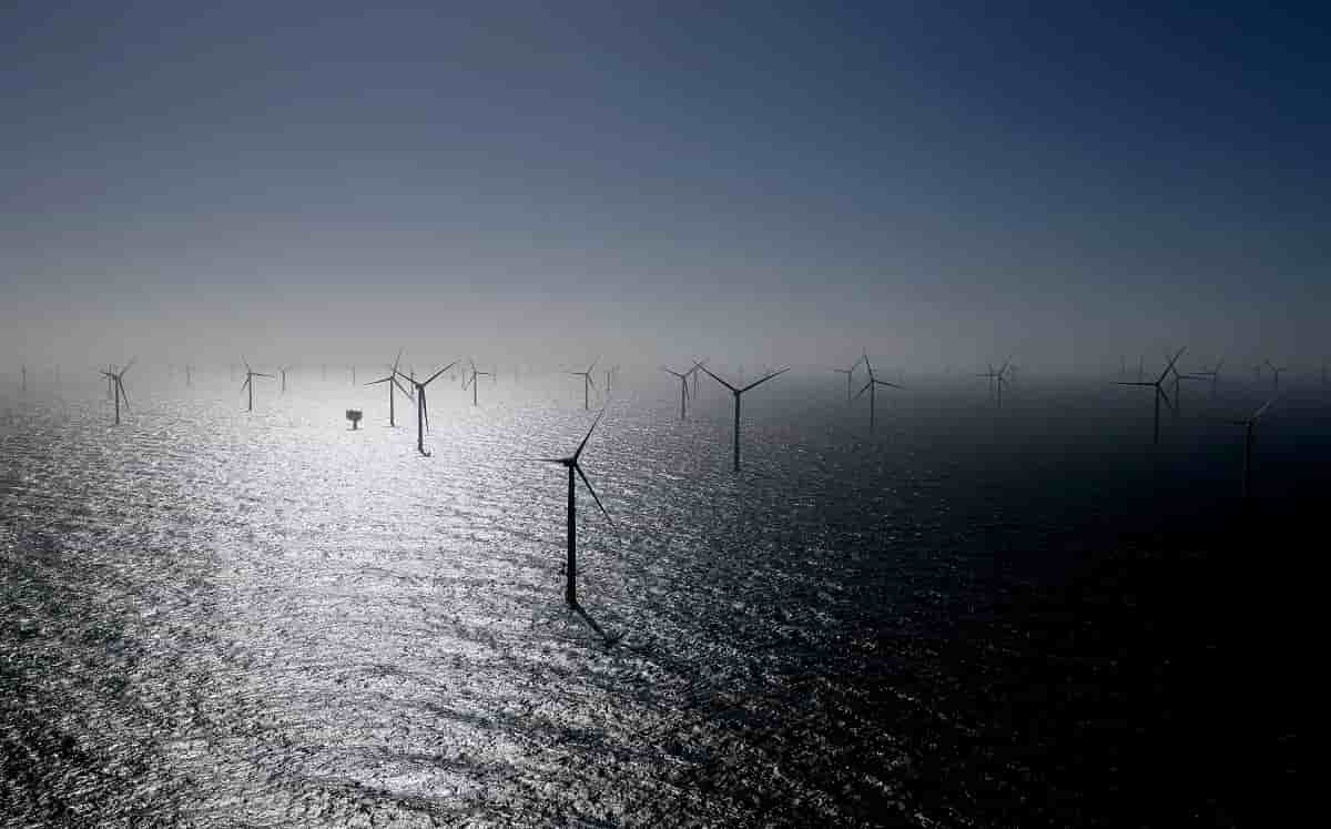 Outre le coût, Donald Trump reproche aux éoliennes eur laideur ainsi que les problèmes qu'ils causent aux baleines.
