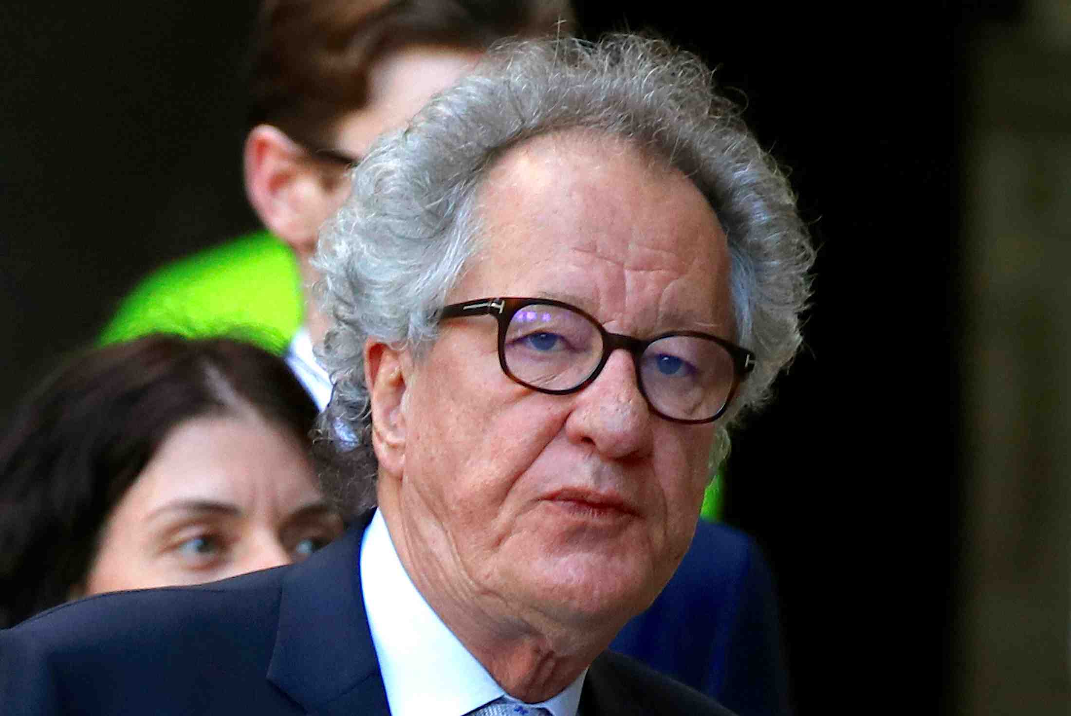 Nouvelles accusations de comportement deplace contre l'acteur geoffrey rush