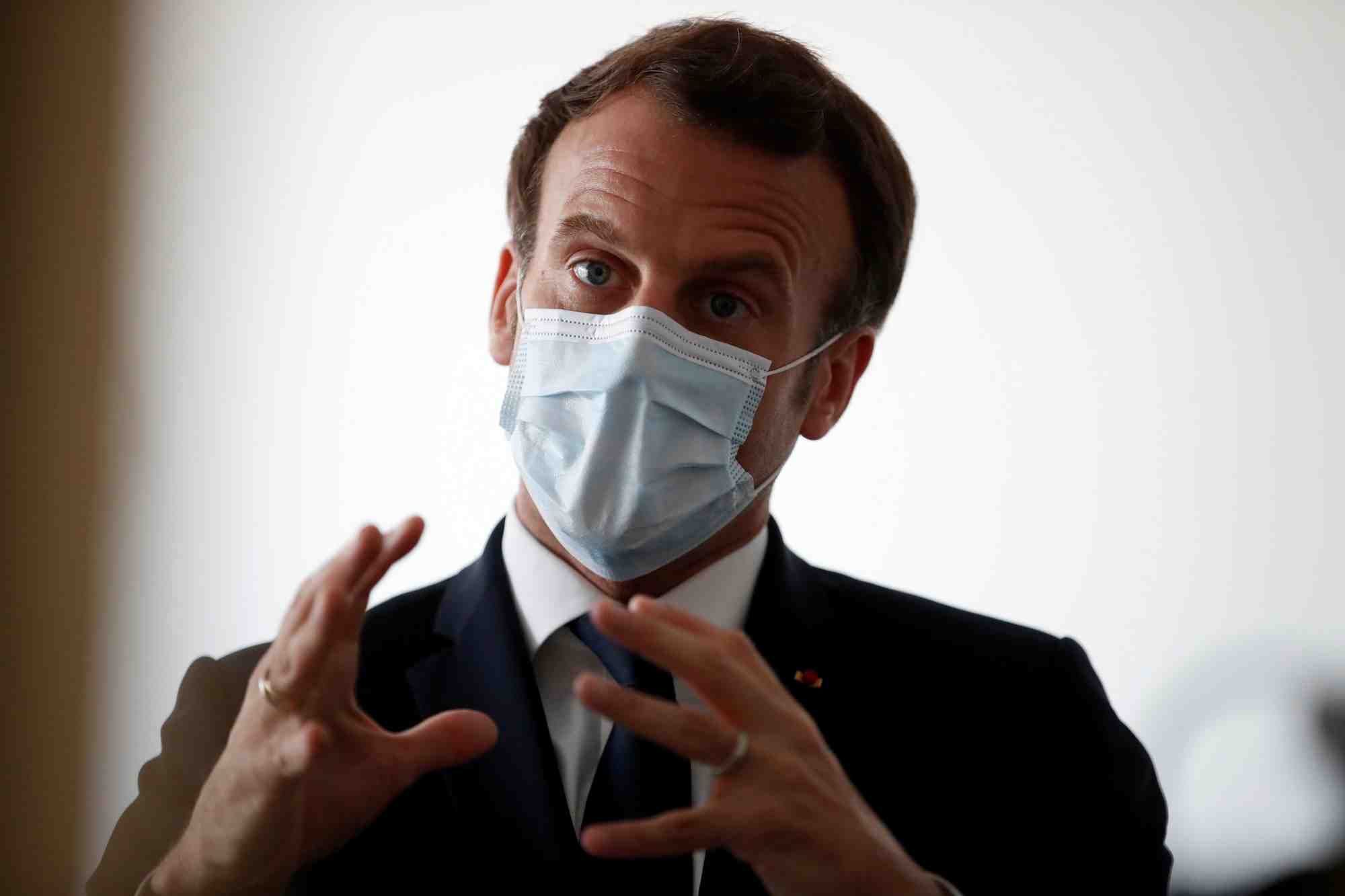 Macron appelle a ne pas etre "naifs" face a la gestion chinoise du coronavirus