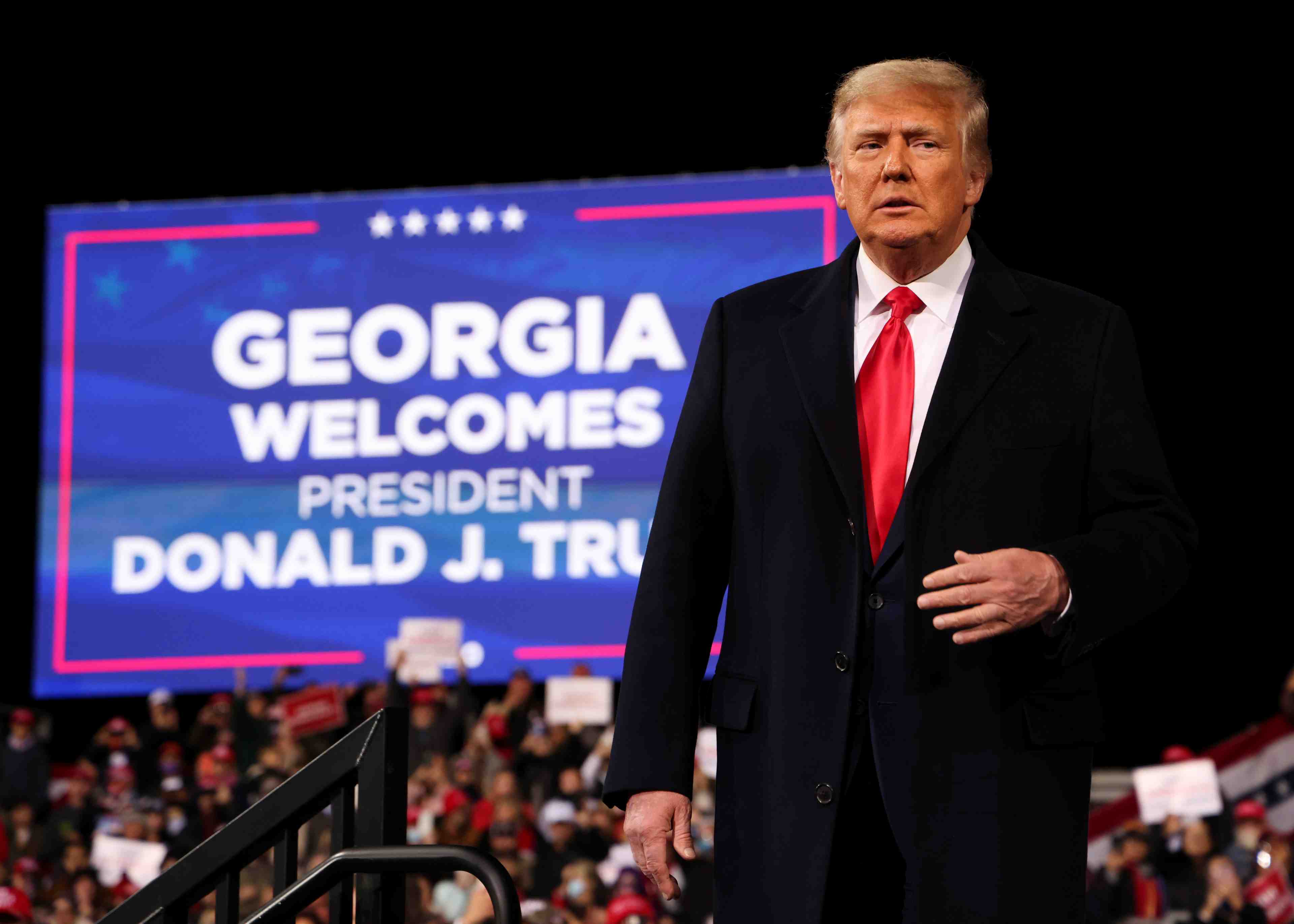 Trump en georgie pour la bataille du senat, rejette toujours sa defaite