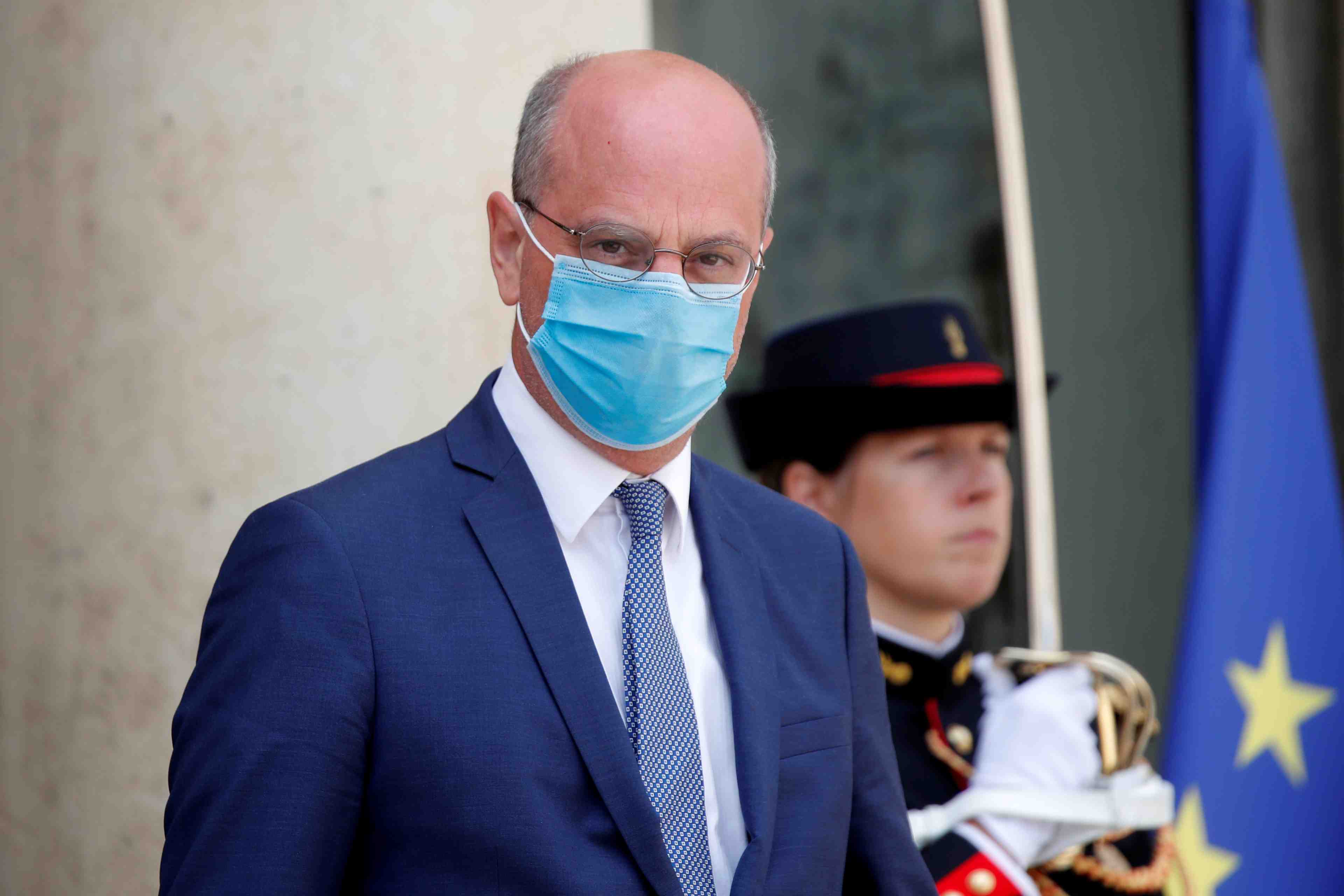 Samuel paty recevra la legion d'honneur et les palmes academiques, dit blanquer