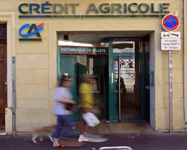 L'agence bancaire continue de perdre du terrain en france