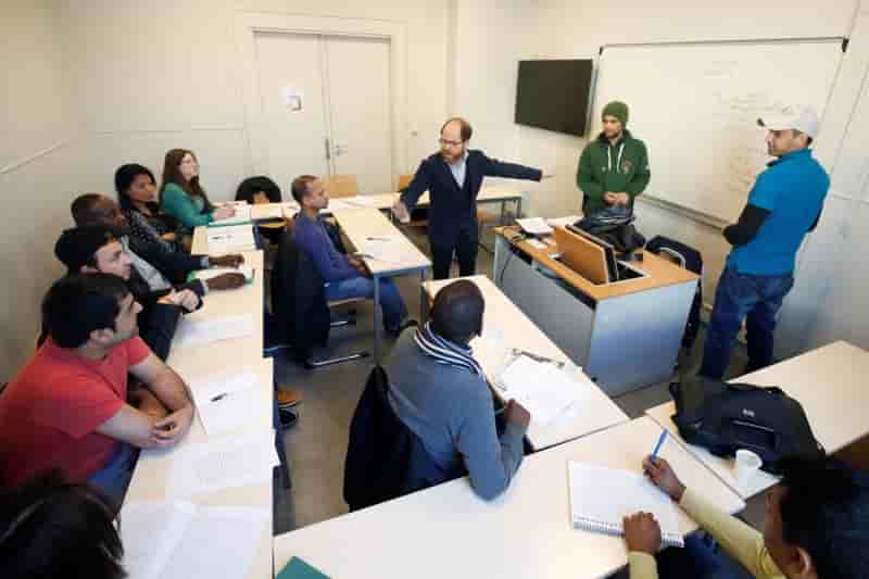 Des migrants devenus etudiants a sciences po