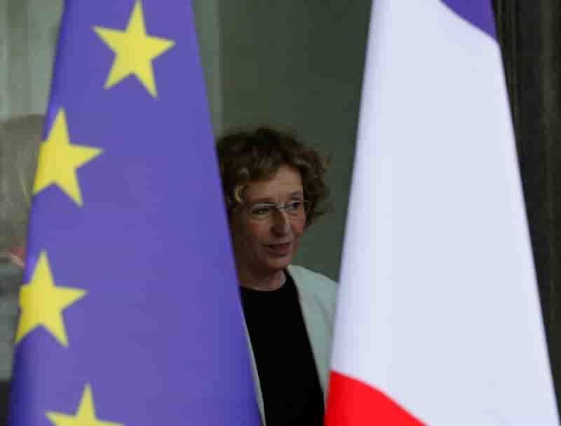 Penicaud remet en cause les contrats aides