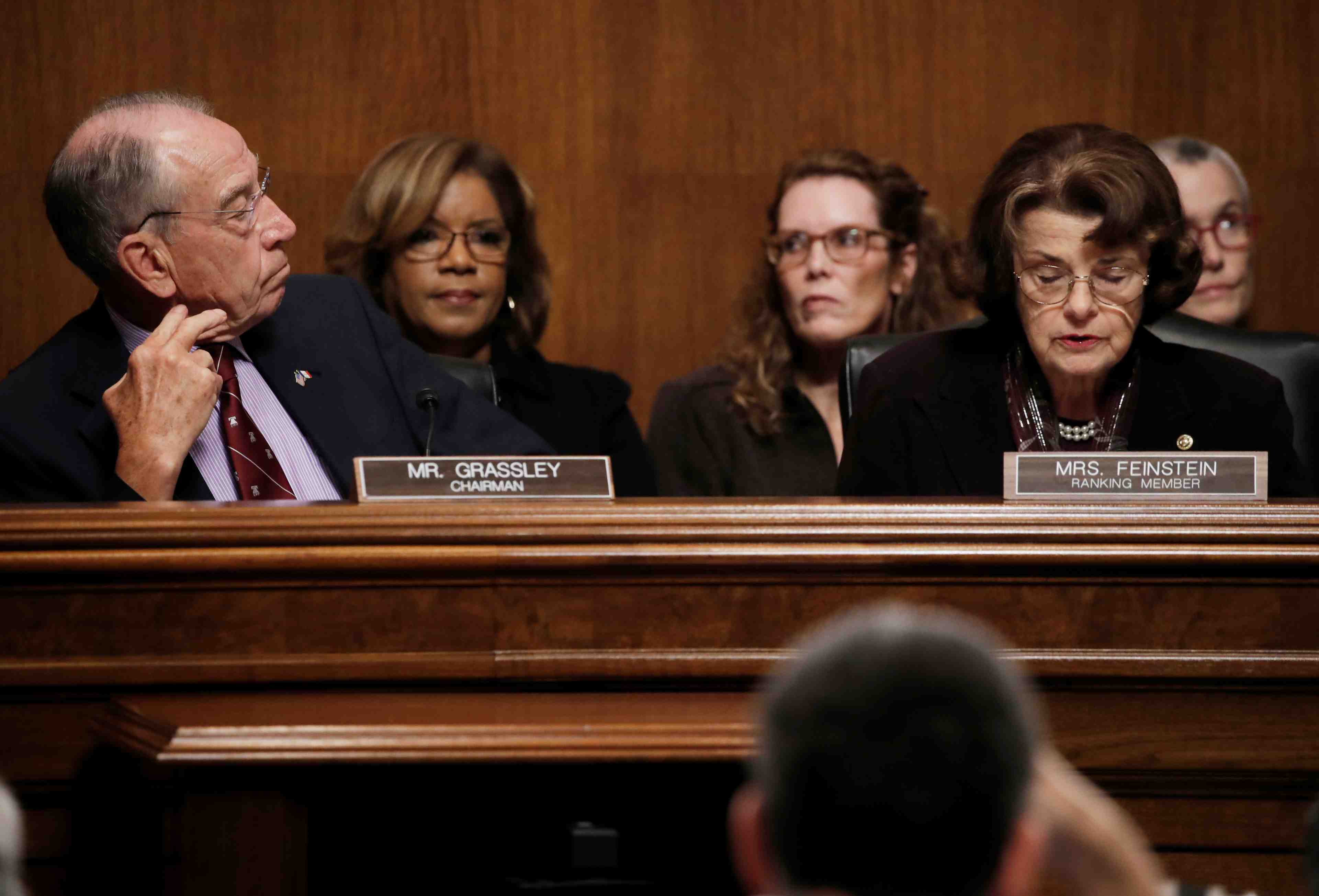 La nomination de kavanaugh a la cour supreme votee en commission