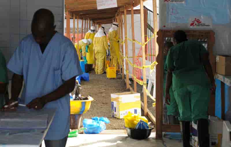 L'épidémie de fièvre Ebola a tué plus de 1.900 personnes