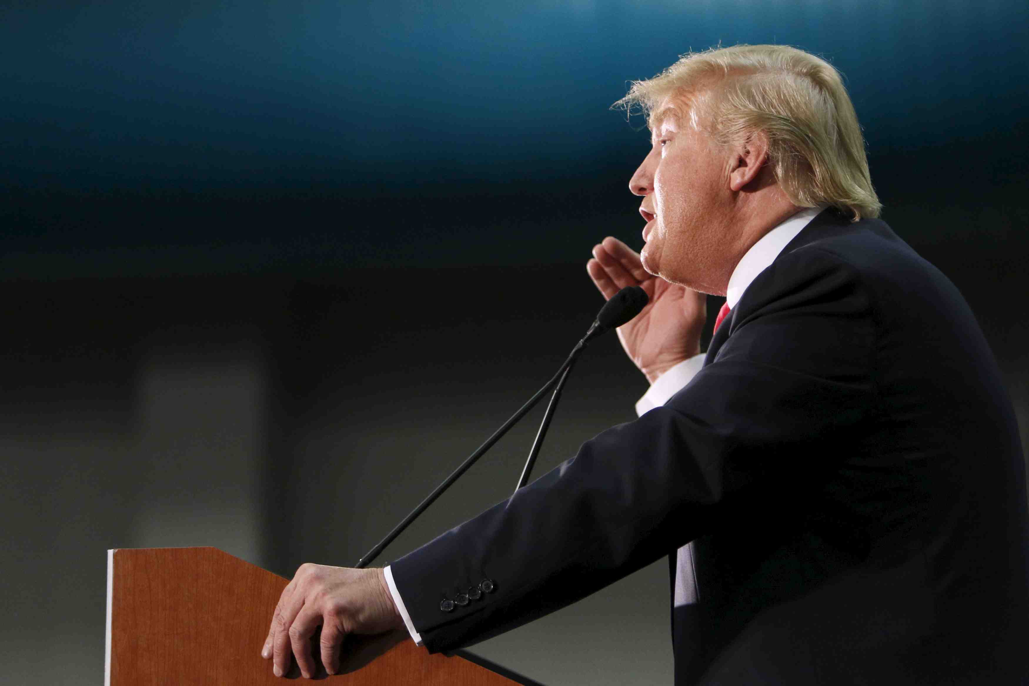 Donald trump ne participera pas au dernier debat republicain