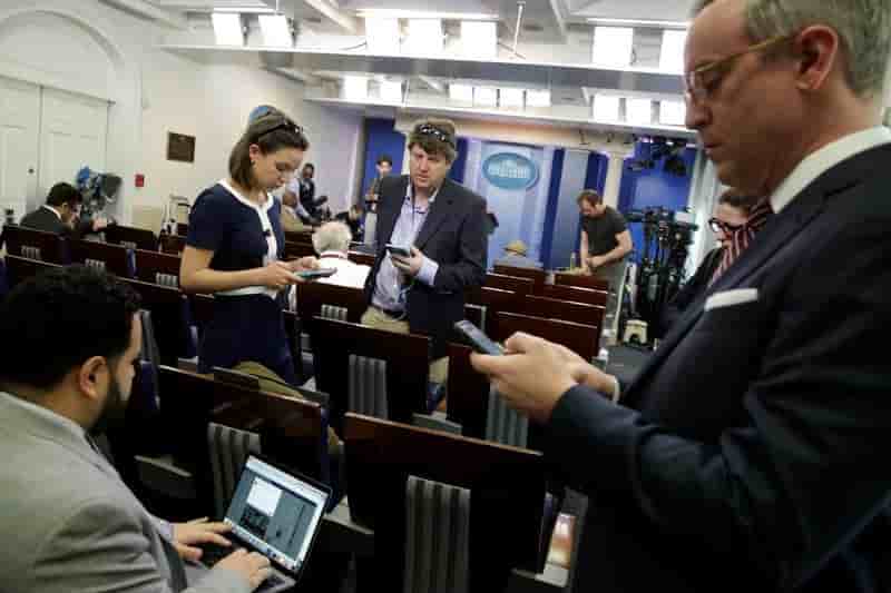 Plusieurs medias interdits d'un briefing a la maison blanche