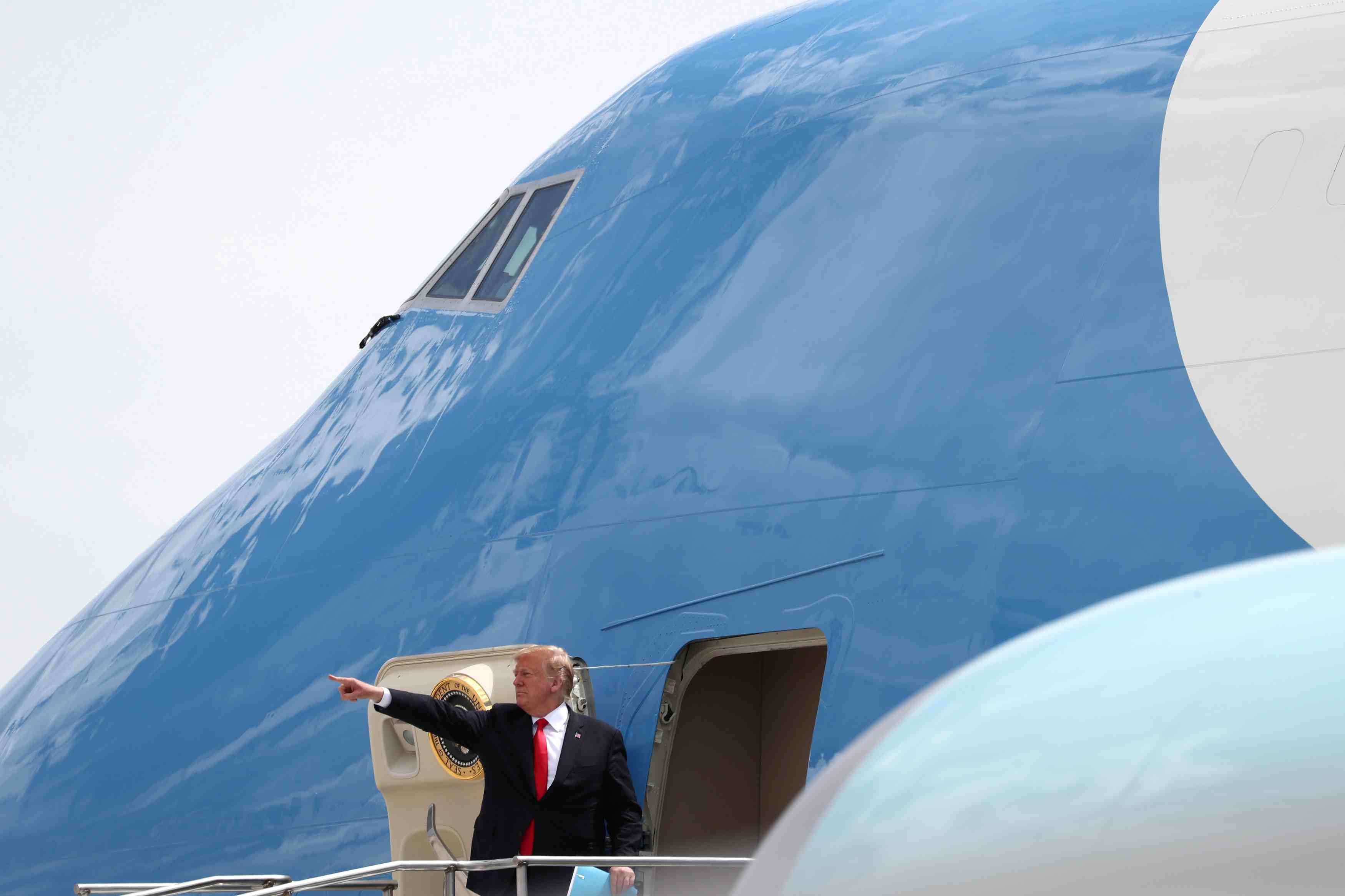 Trump annonce des droits de douane sur tous les produits mexicains