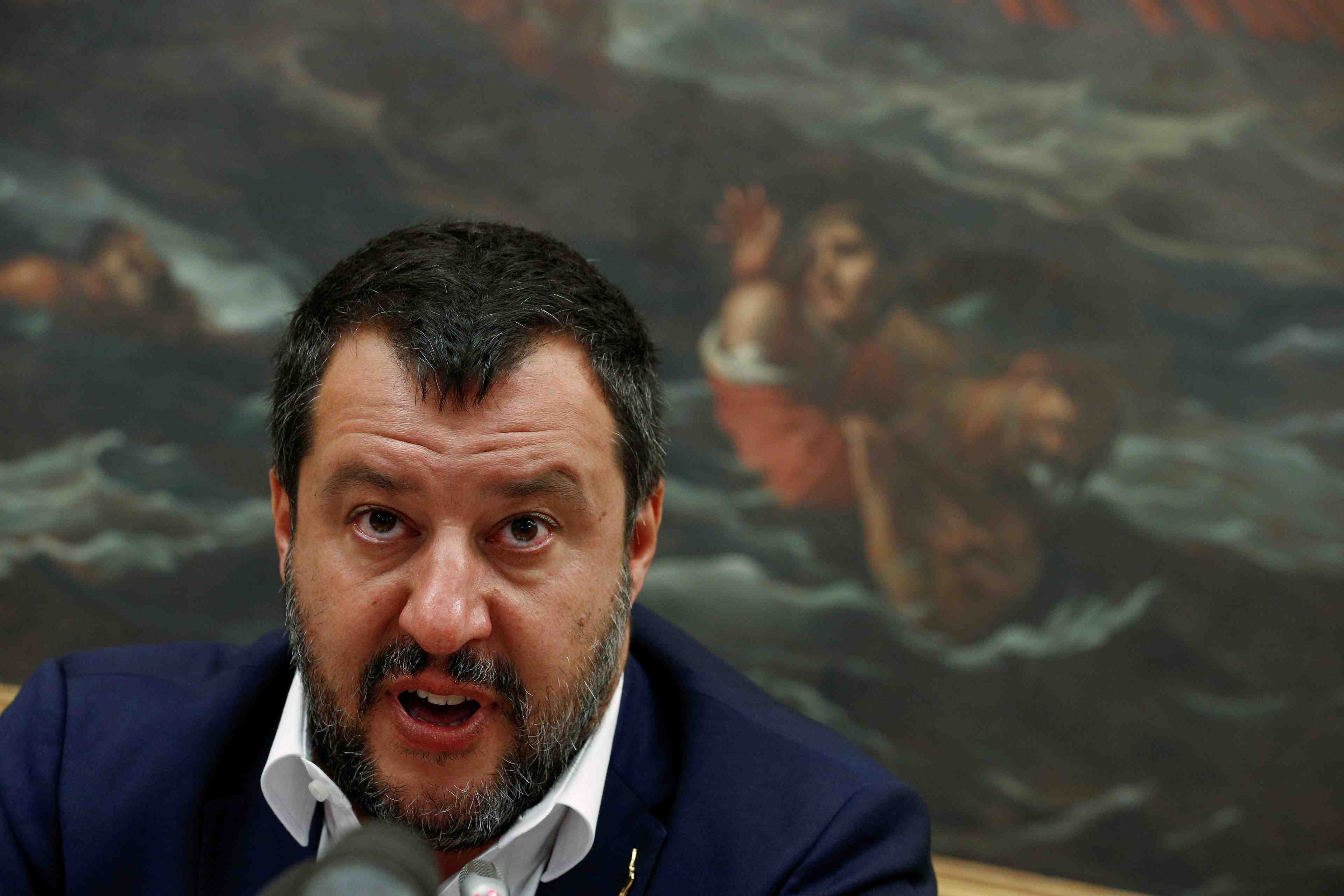 Accord sur des migrants bloques a bord d'un navire de la garde-cote italienne