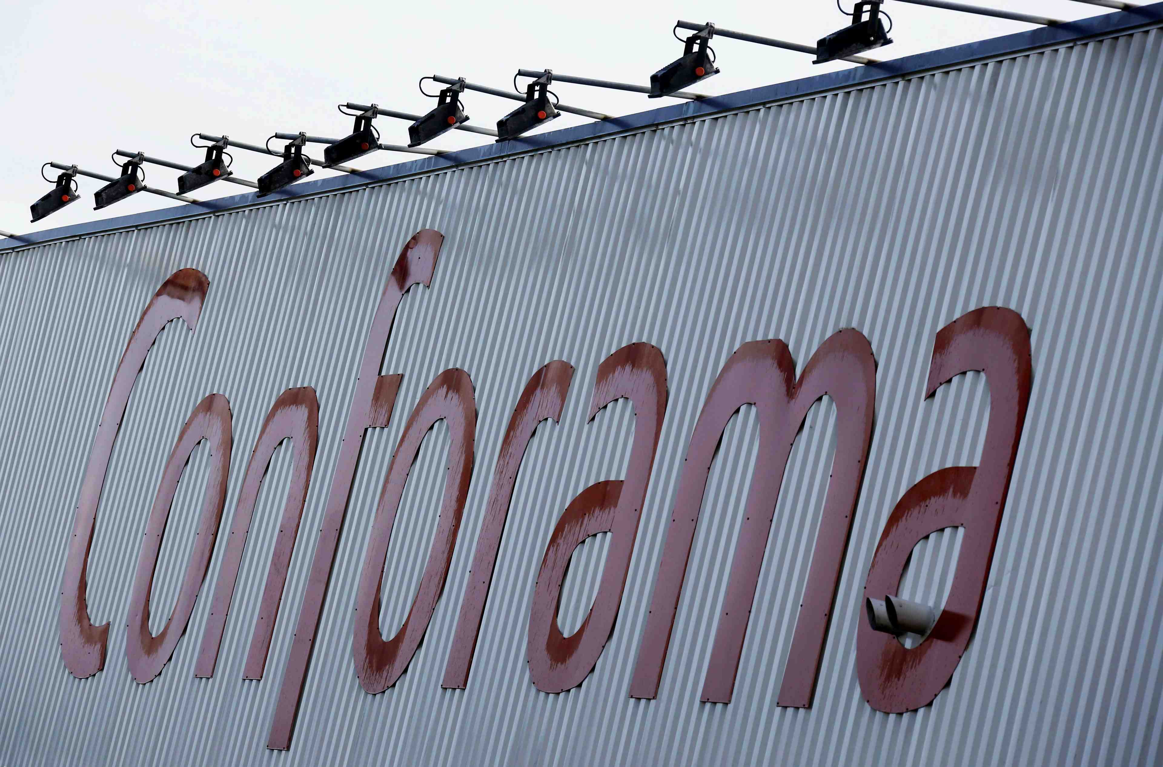 But sur le point de racheter conforama, selon bfm business