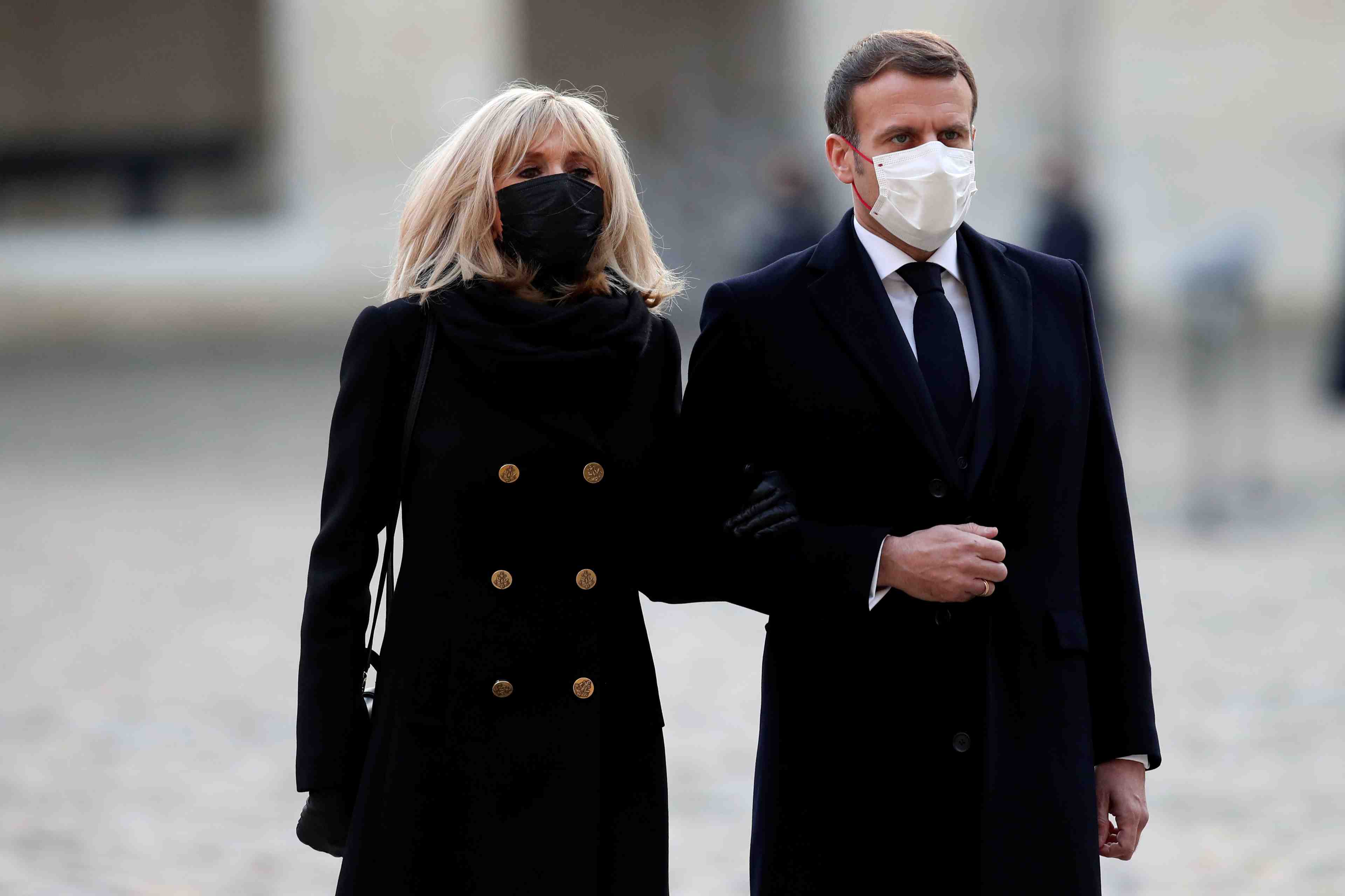 Coronavirus: brigitte macron a l'isolement