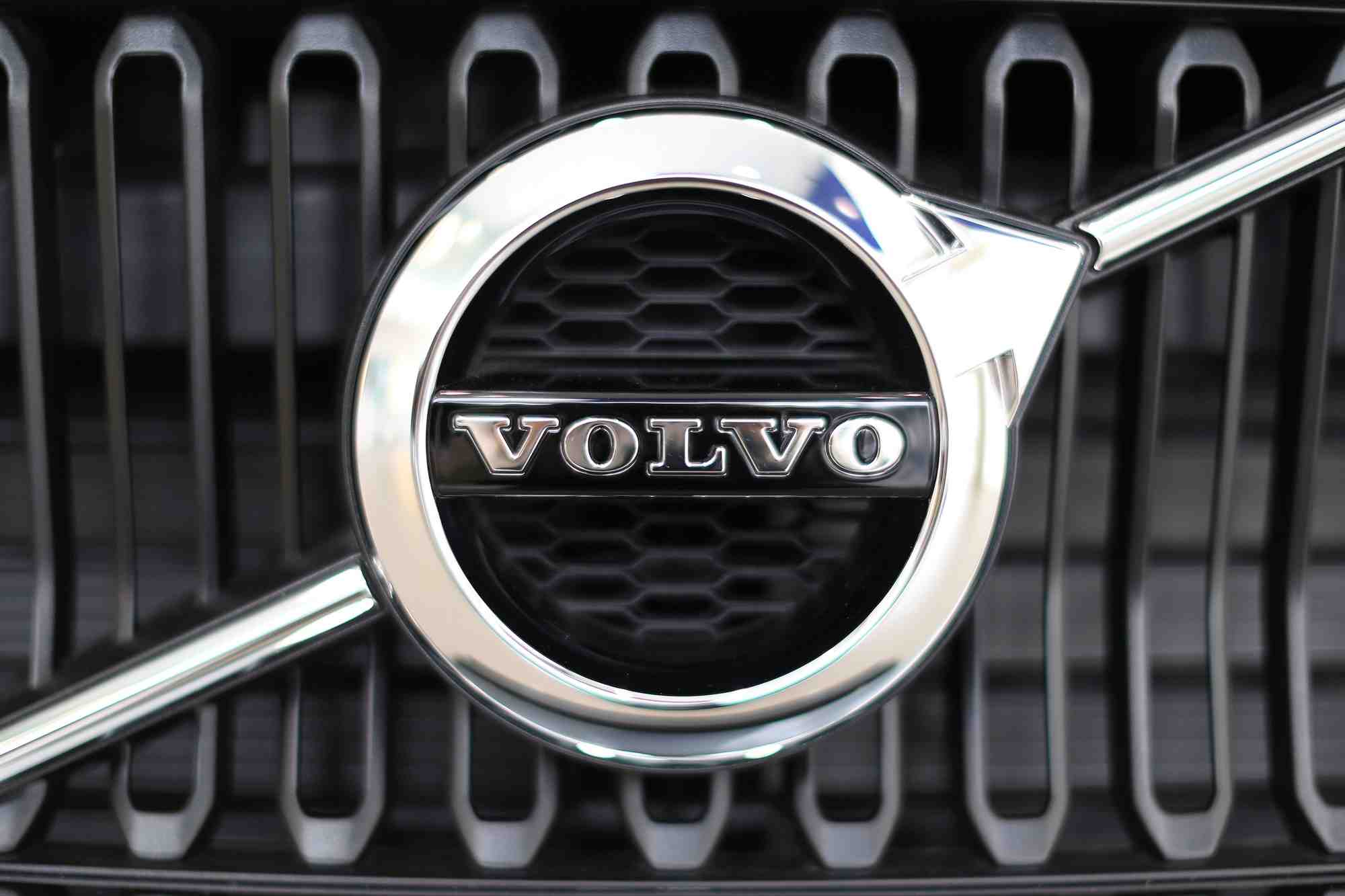 Le logo de volvo dans un showroom volvo a mexico