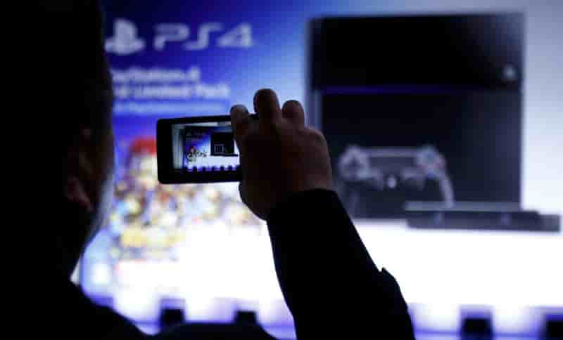 Sony dévoile un casque de réalité virtuelle pour la PS4