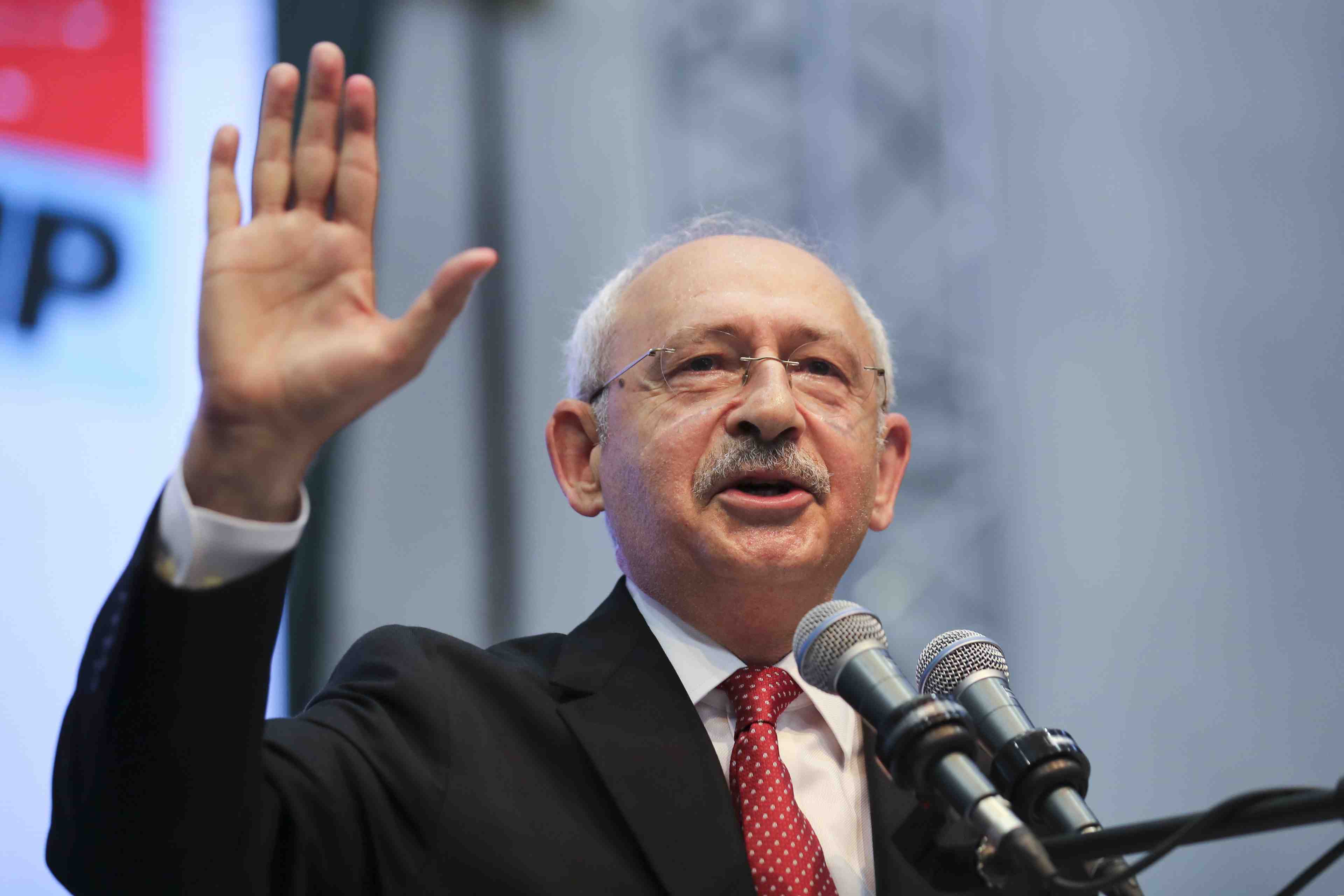 Le chef de l'opposition turc agresse a ankara