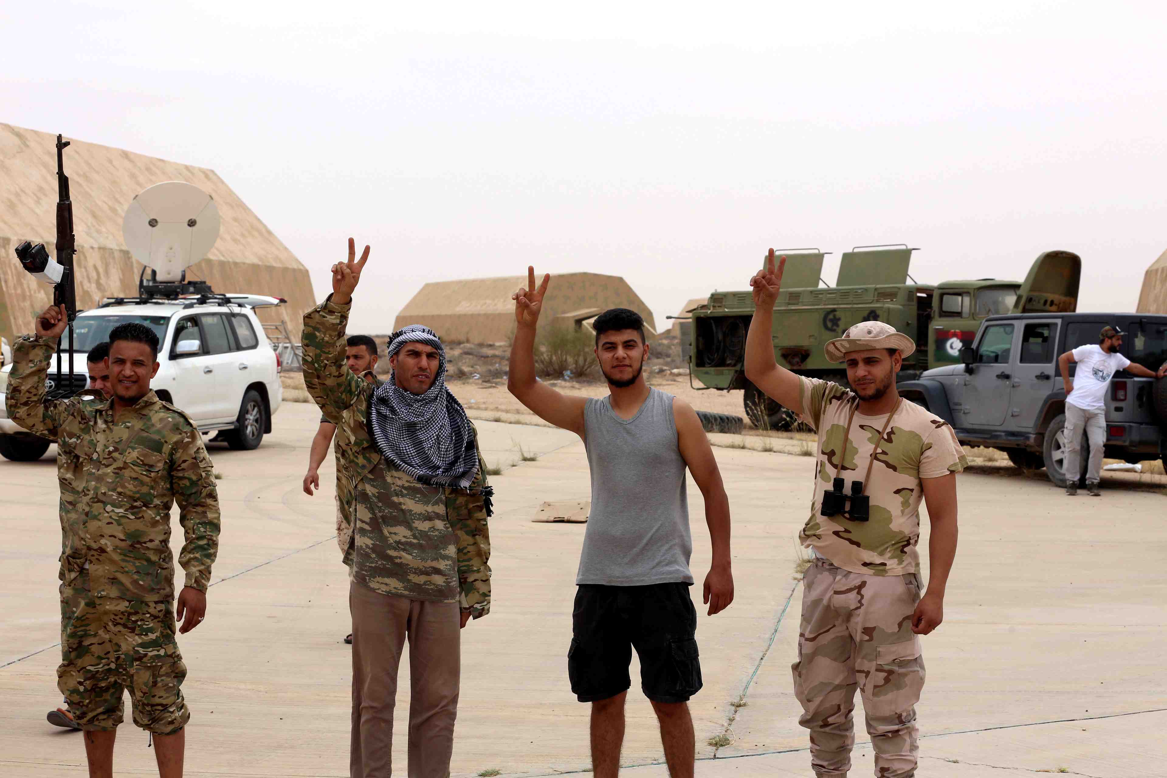 Libye: les forces d'haftar disent se replier de 2-3 km des abords de tripoli