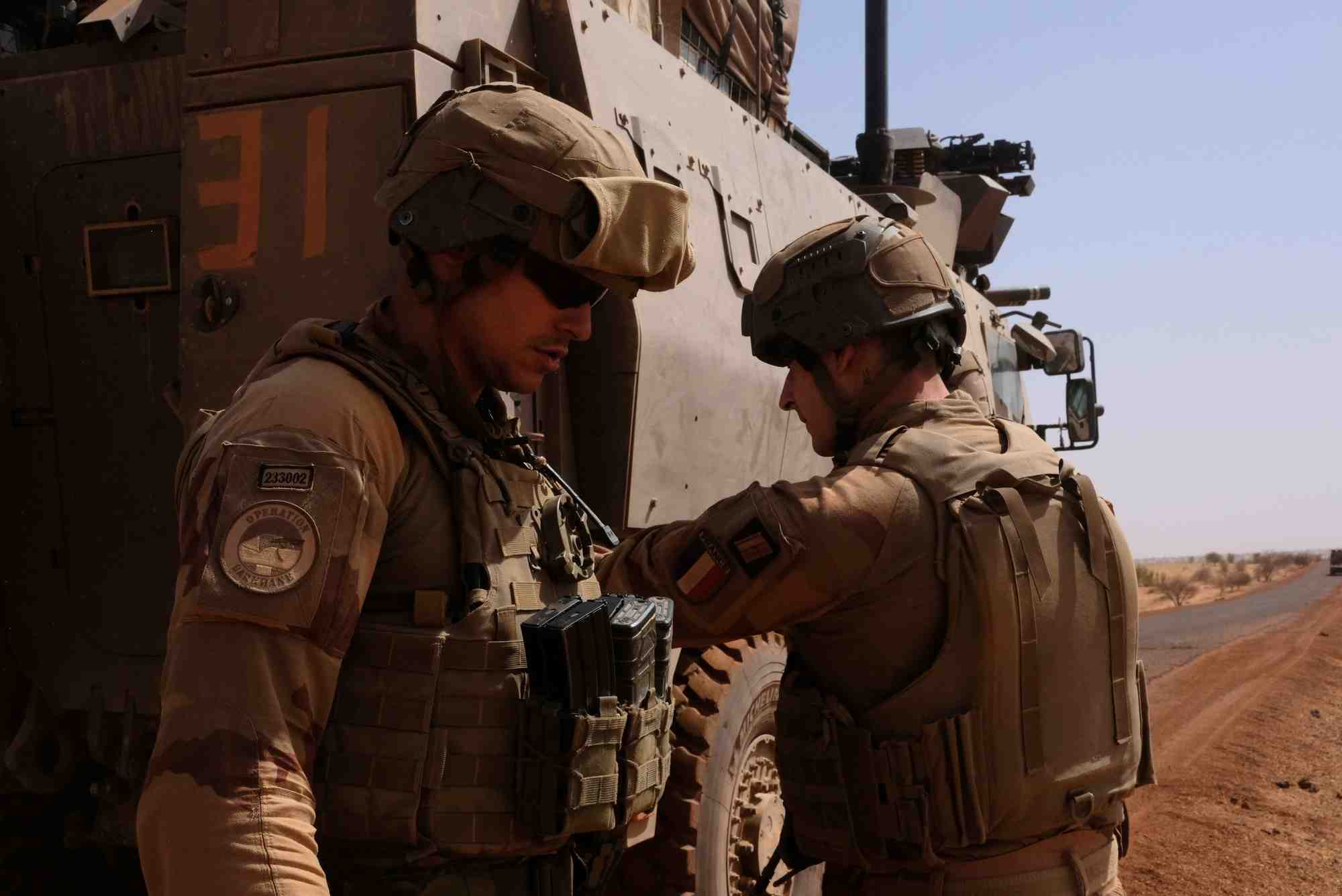 Les derniers soldats francais de barkhane presents au mali ont quitte le pays, annonce l'elysee
