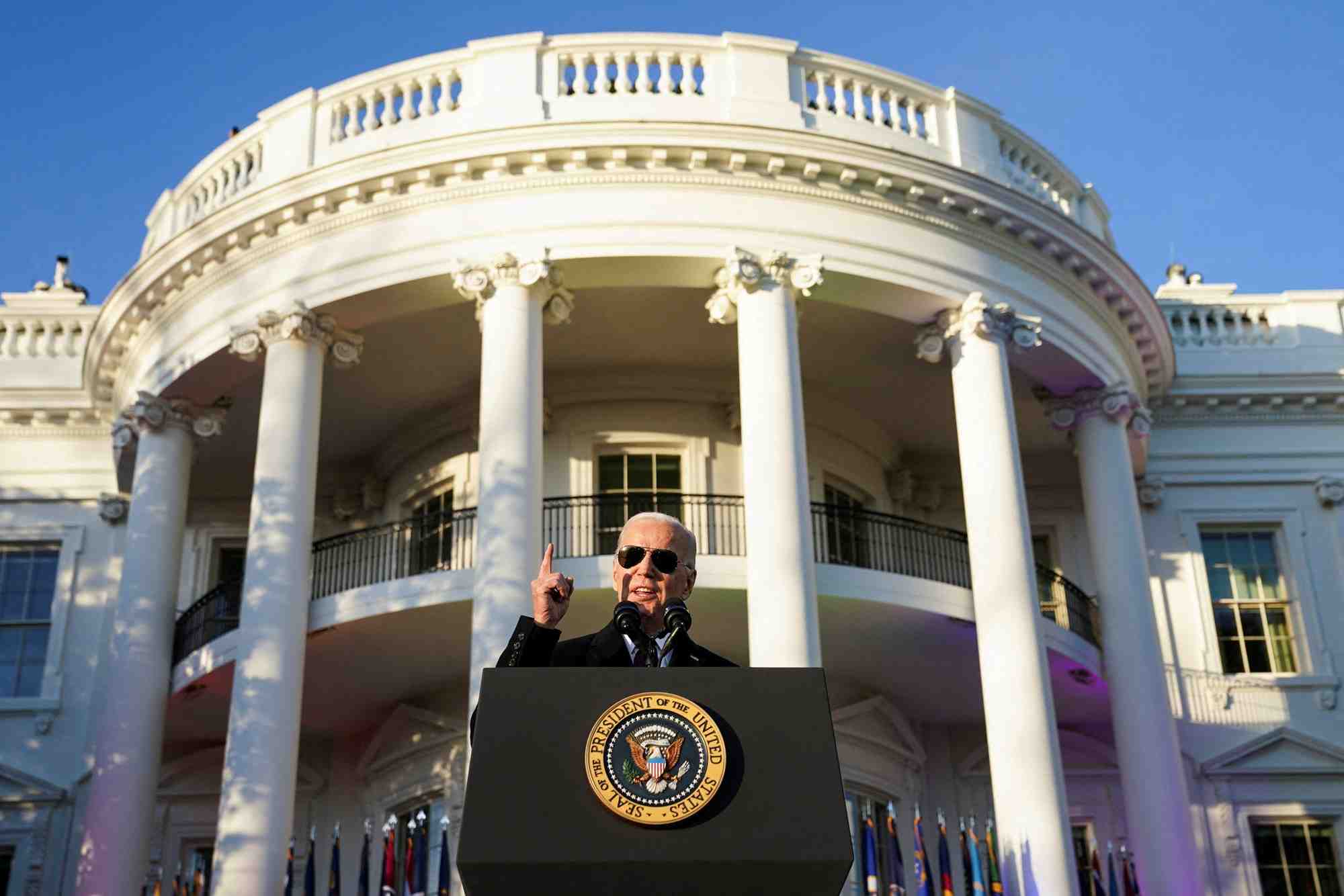 Photo d'archives : le president americain joe biden s'exprime devant la maison blanche