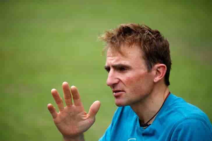 L'alpiniste suisse de renom ueli steck se tue dans l'himalaya