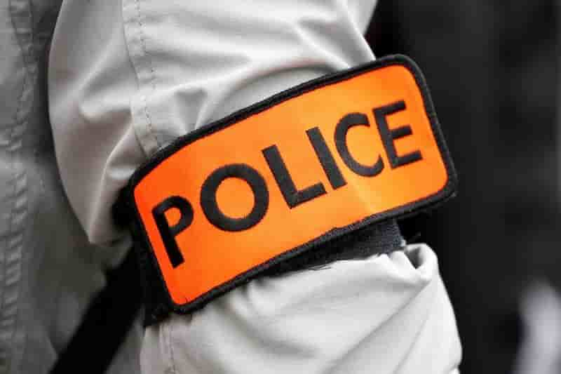 Un policier soupconne d'etre partisan de l'ei mis en examen