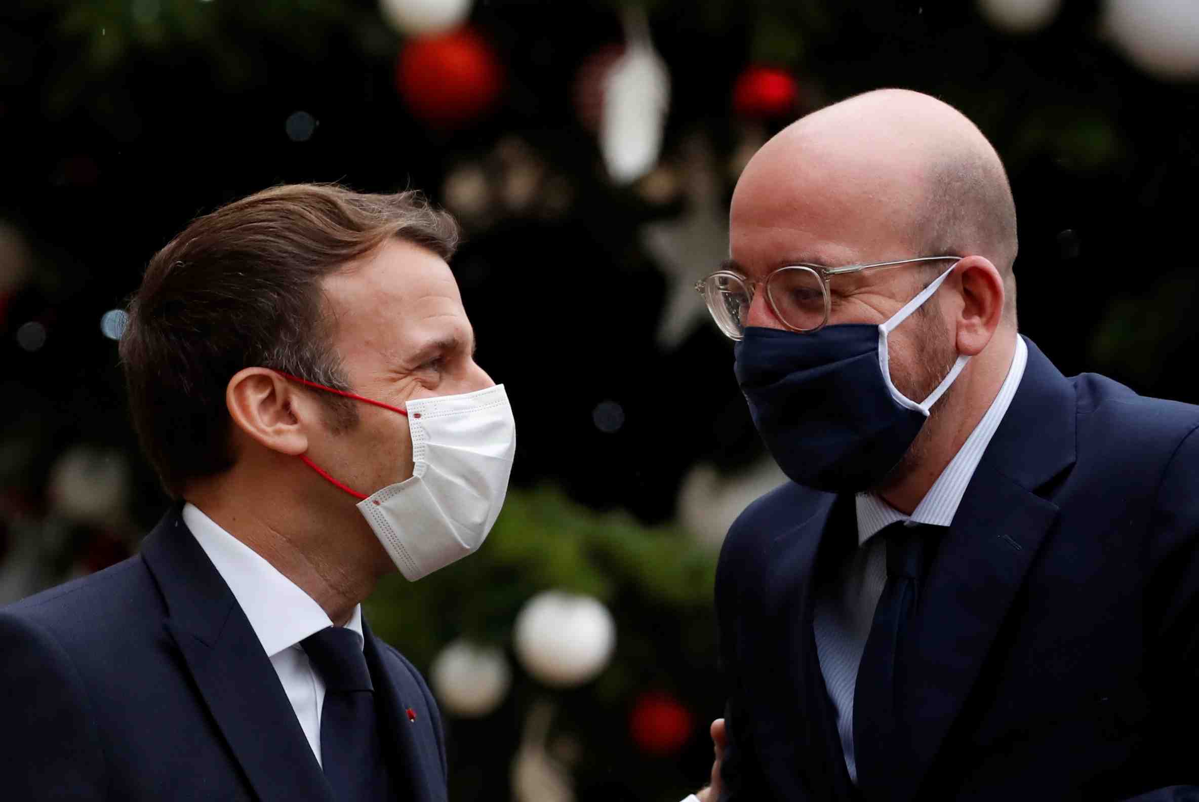 Le president du conseil europeen s'isole par precaution apres avoir rencontre macron a paris