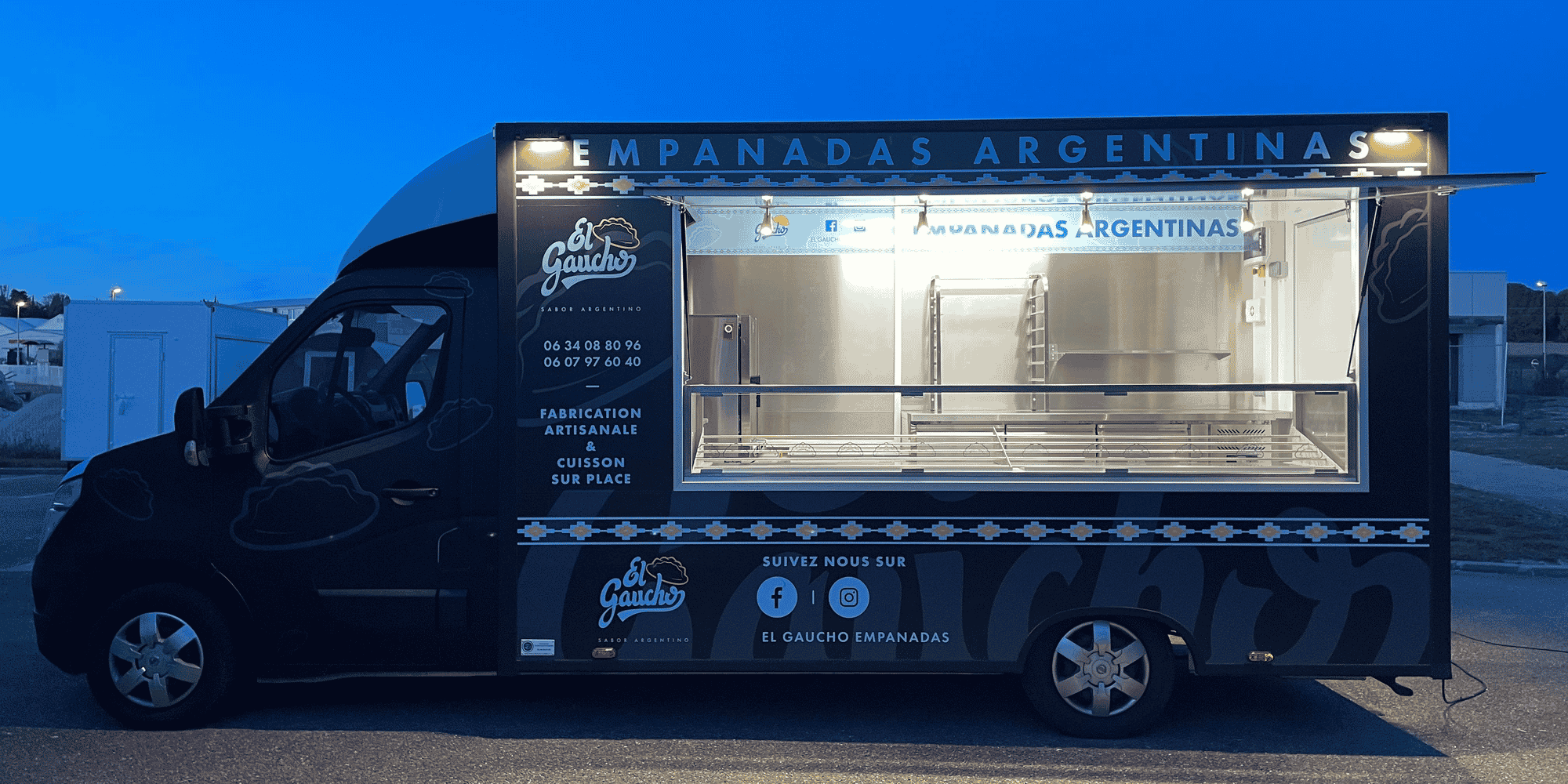 Dans l'Aude, Beau comme un camion emploie une vingtaine de salariés pour concevoir et aménager des food trucks.