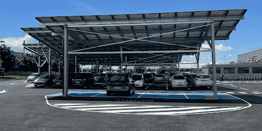 Le groupe Safran est en plein déploiement de 17 centrales solaires en France. La dernière en date va fournir 25% des besoins de l'usine de Safran Ventilation Systems à Toulouse.