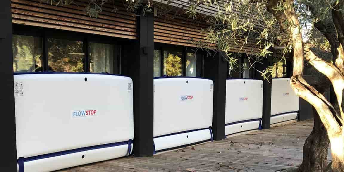 La start-up Flowstop a imaginé un dispositif de batardeaux gonflables pour protéger les habitations en cas d'inondations.