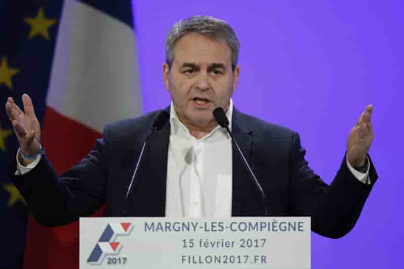Bertrand appelle sarkozy et juppe a "faire plus" pour fillon