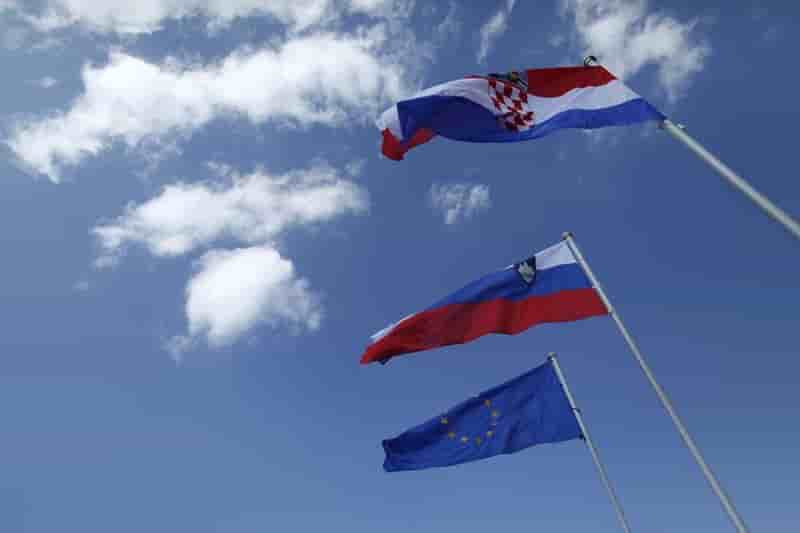 La slovenie obtient gain de cause dans son differend avec zagreb
