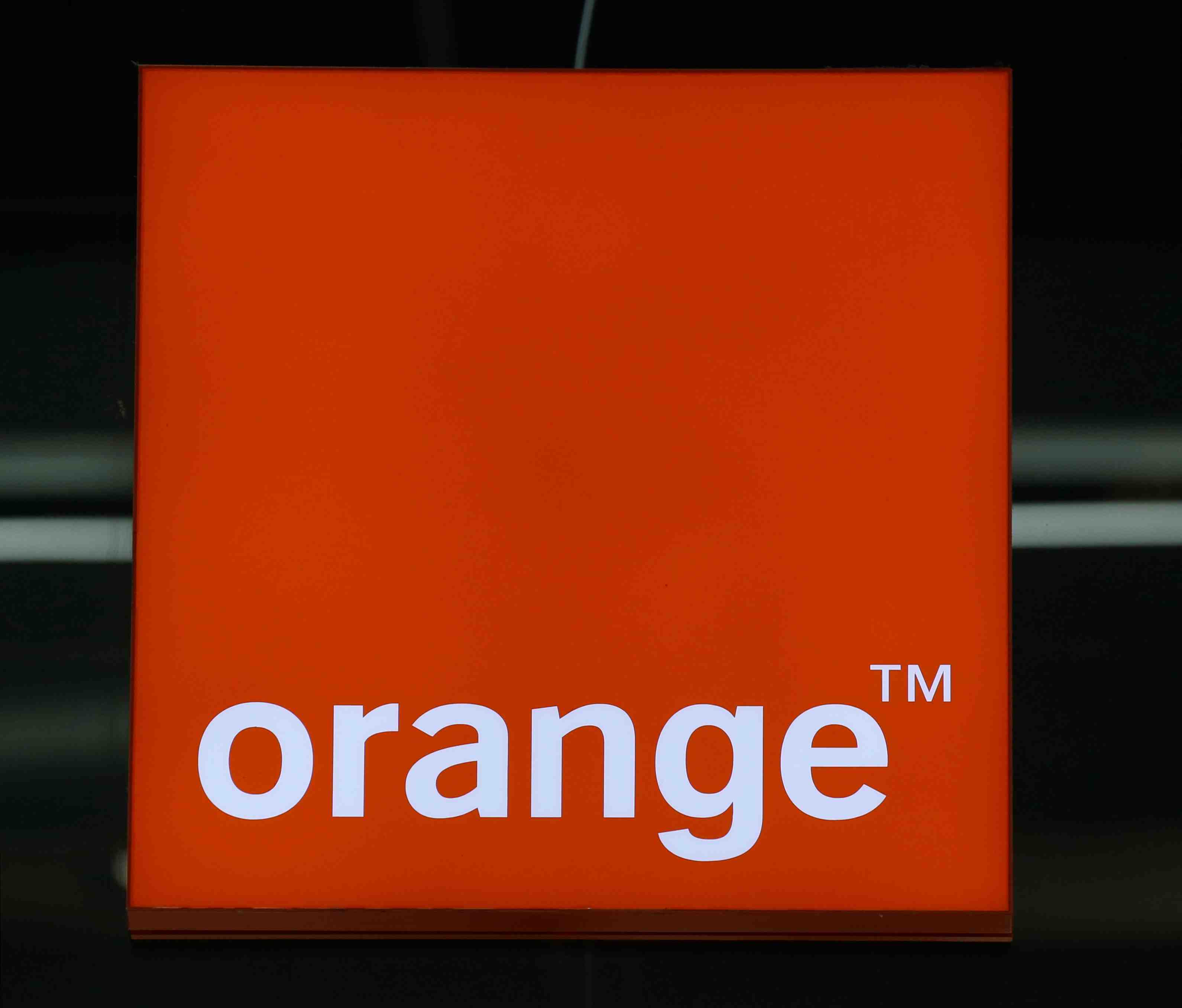 Orange pose les bases d'une cession partielle des tours de son reseau en europe