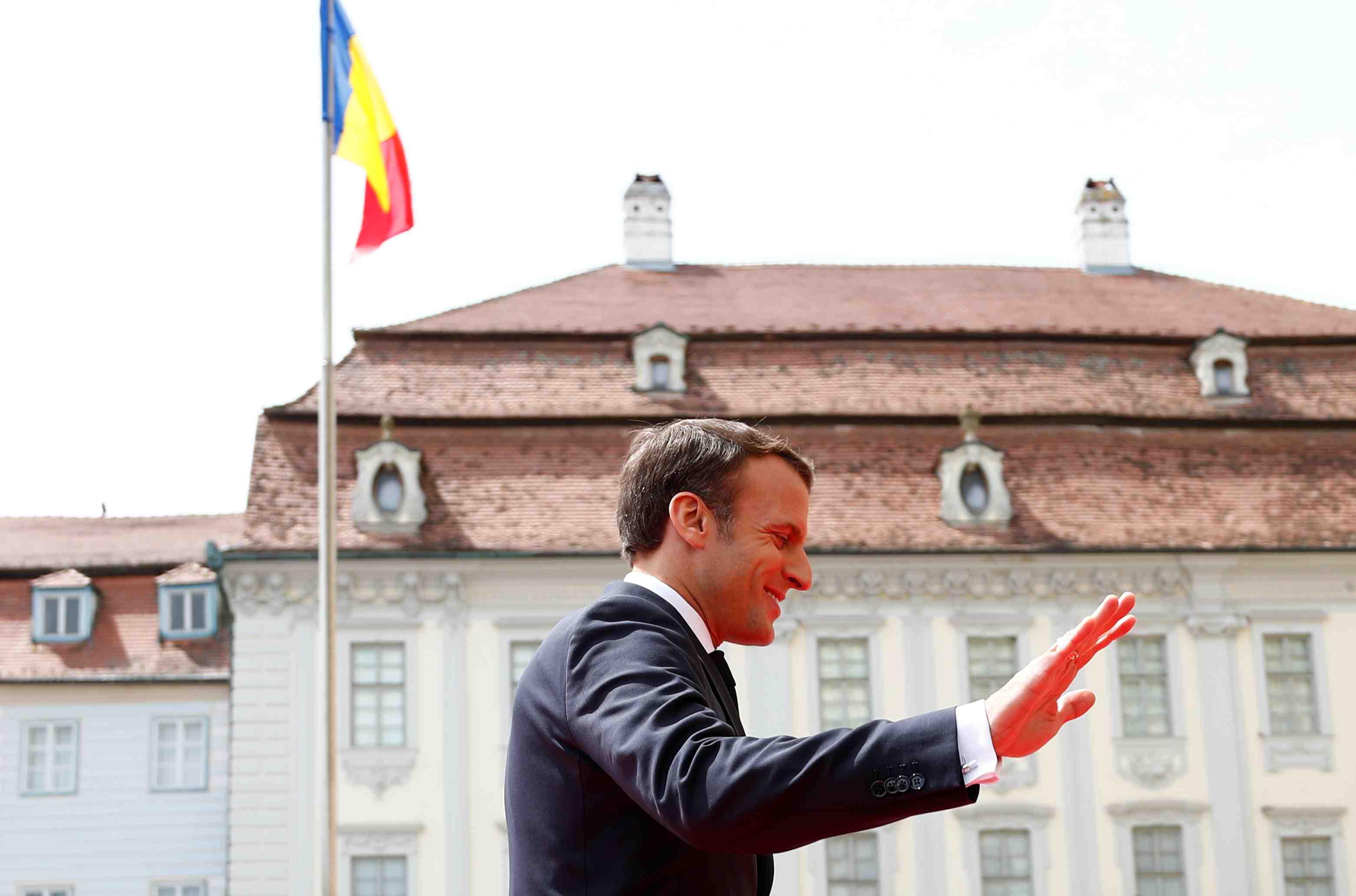 Union: macron defend un triptyque climat, frontieres, economie