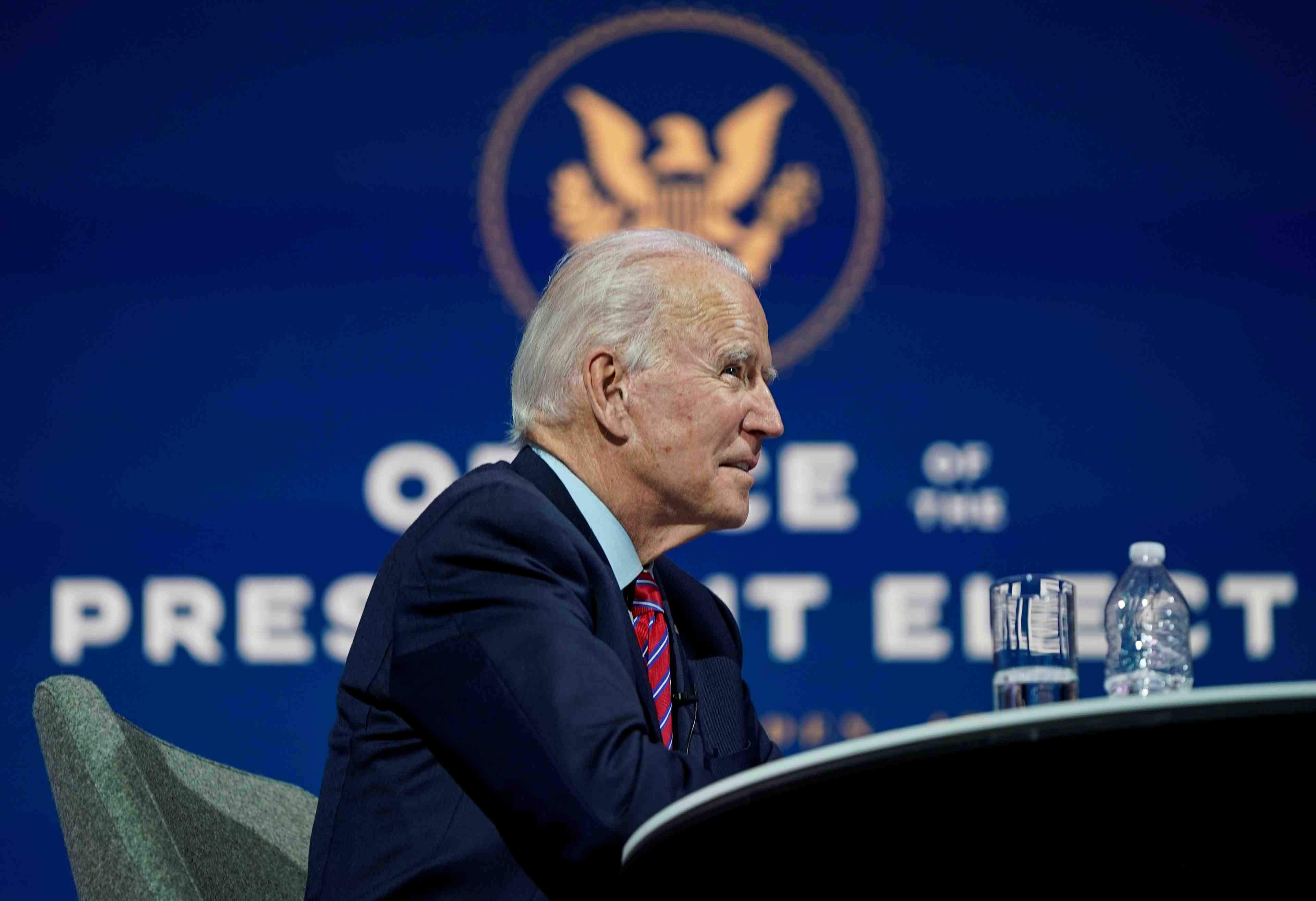Biden confie le secretariat d'etat a blinken, le climat a kerry