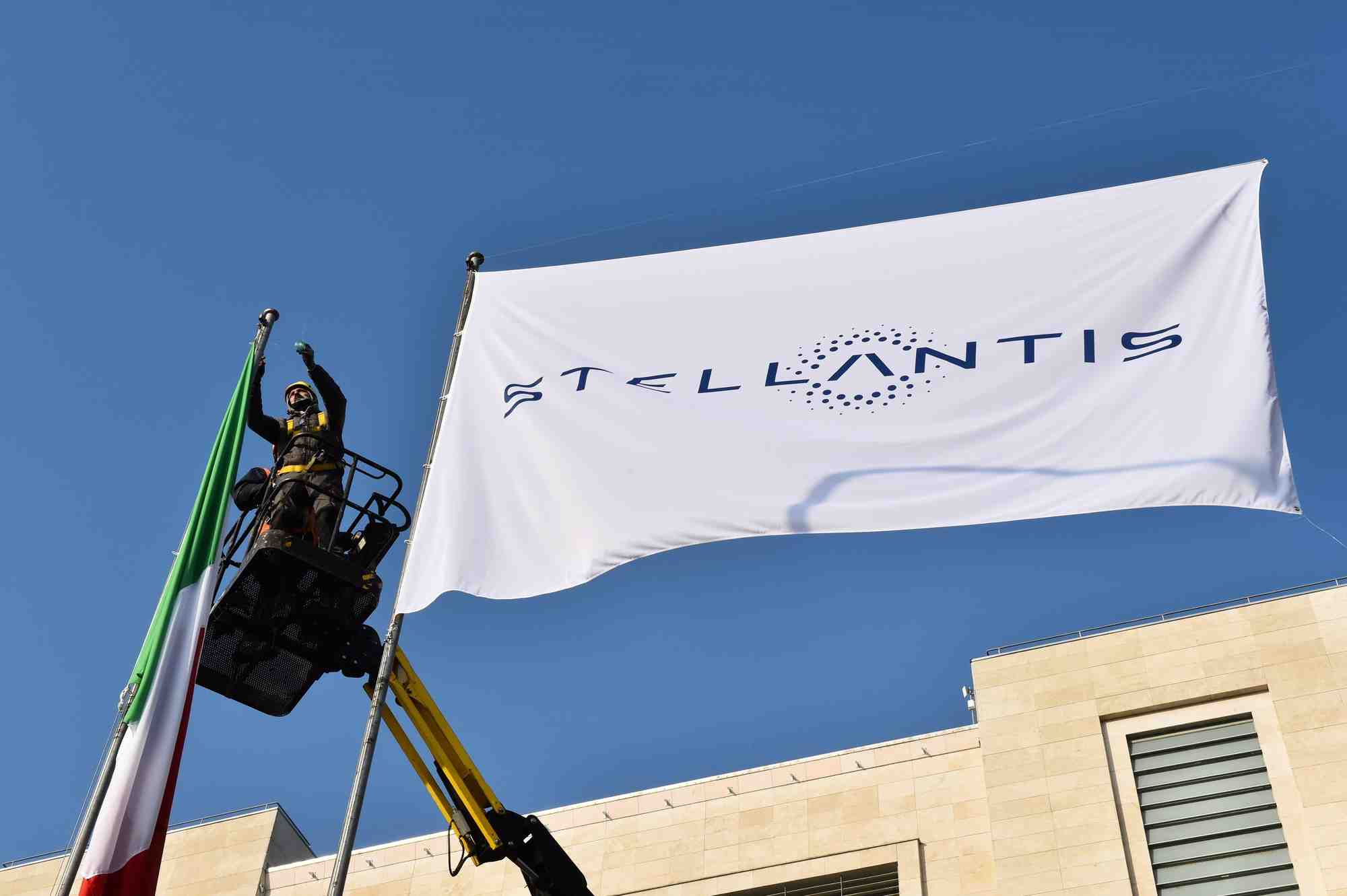 Stellantis et toyota elargissent leur partenariat avec un nouveau grand fourgon