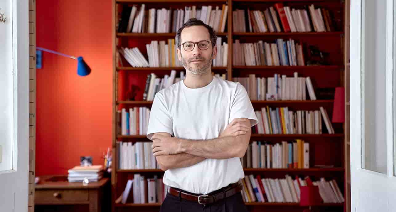 Victor Pouchet a son domicile parisien en mars 2024.