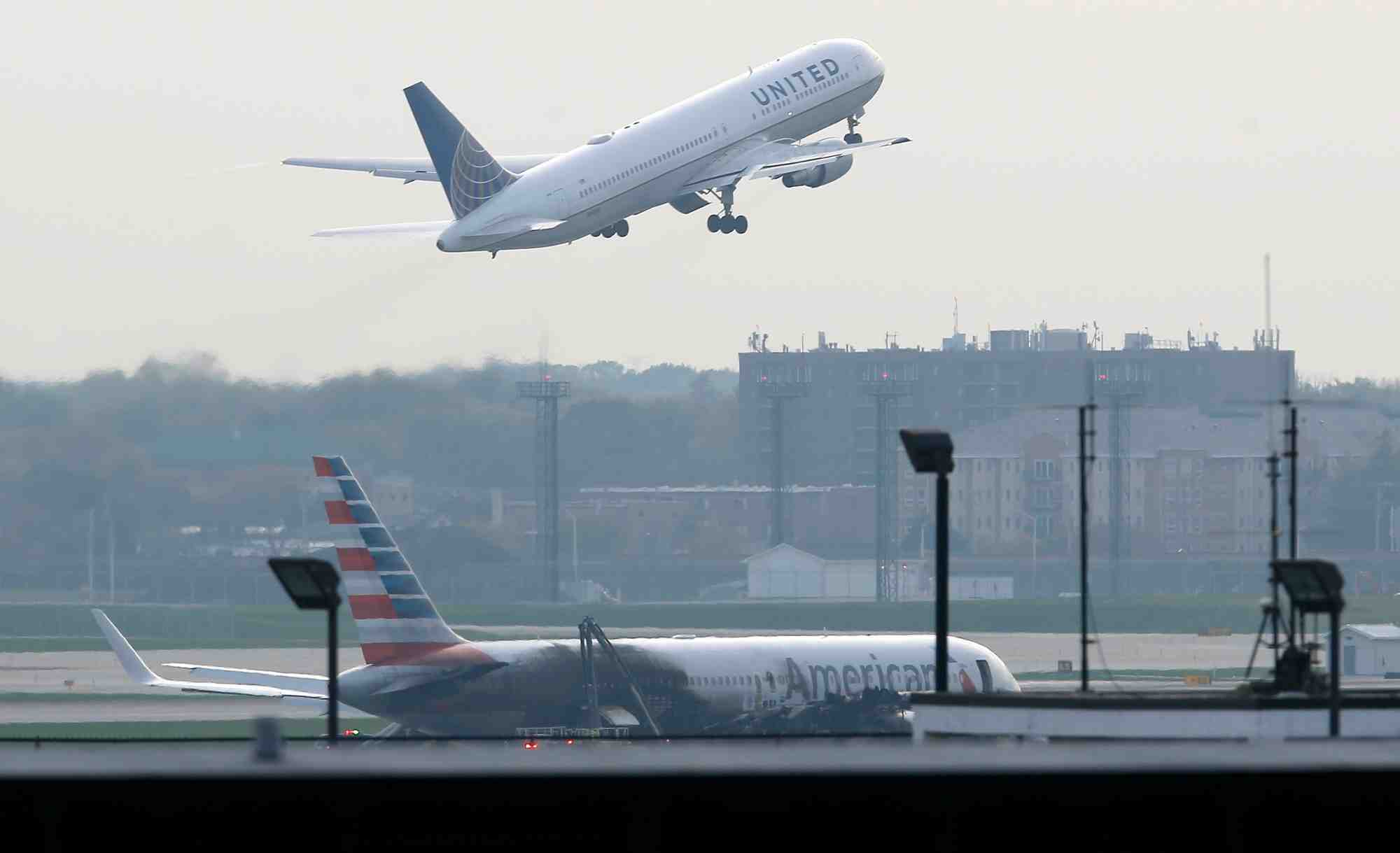 Incendie d'un avion a chicago, aucun blesse