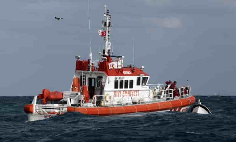 Un bateau de migrants coule en turquie