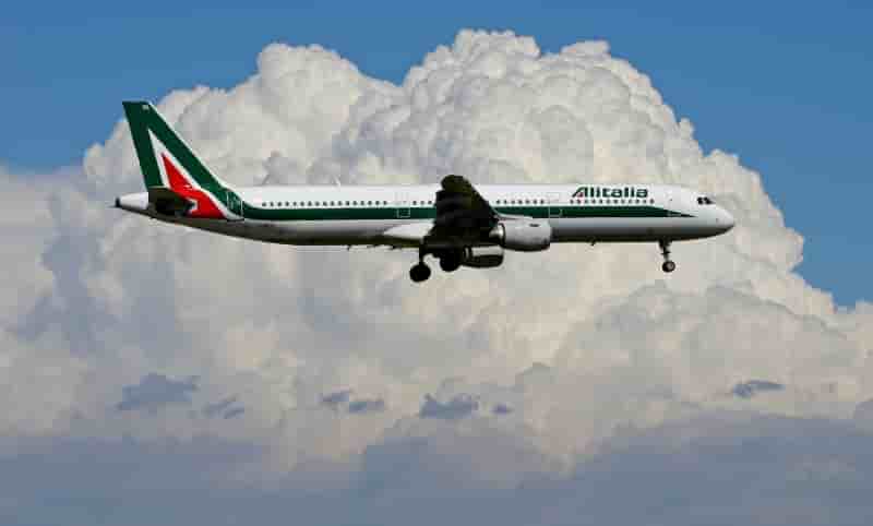 Lufthansa propose 500 millions d'euros pour des actifs et les effectifs d'alitalia
