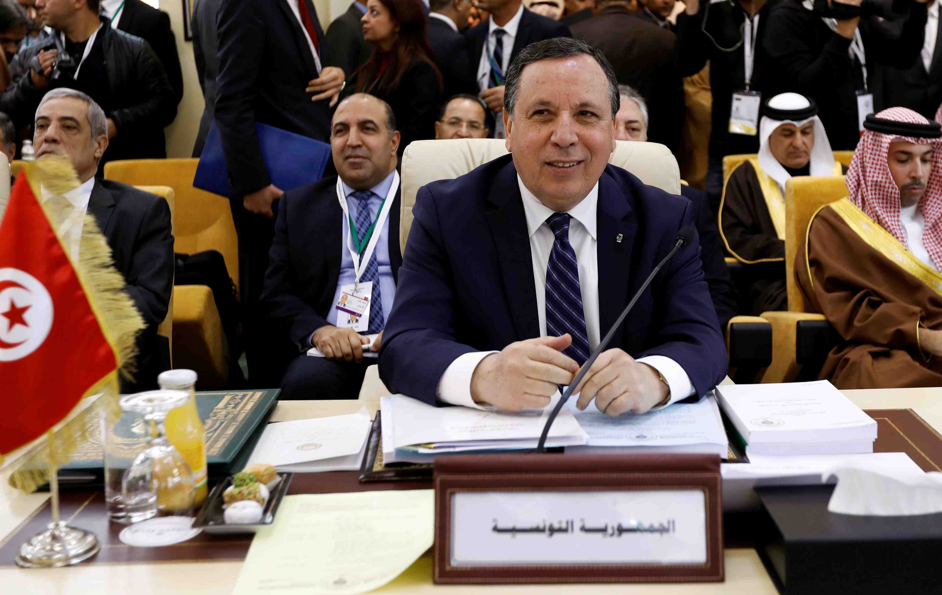 La tunisie veut une reponse arabe coordonnee sur le golan