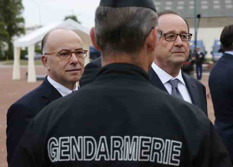 Cazeneuve condamne les violences a calais